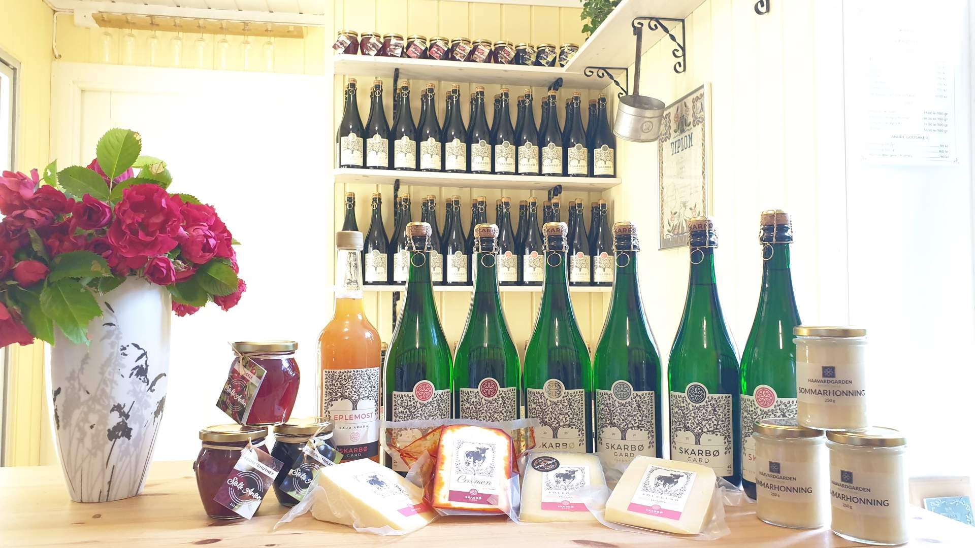 Skarbø Gardsbutikk interiør