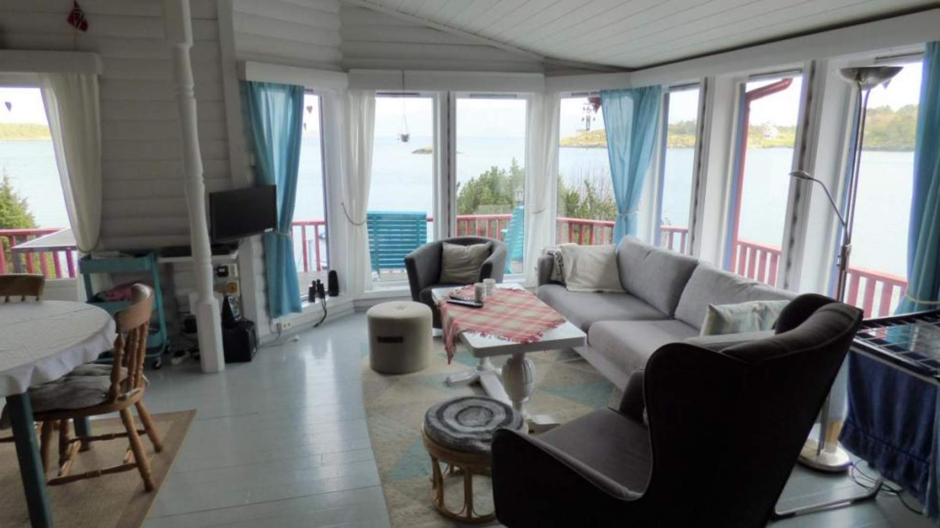 Spissøy Feriehus ved sjøen