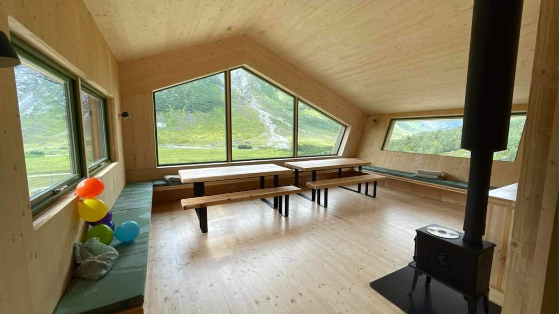 Tungestølen, Veitastrond