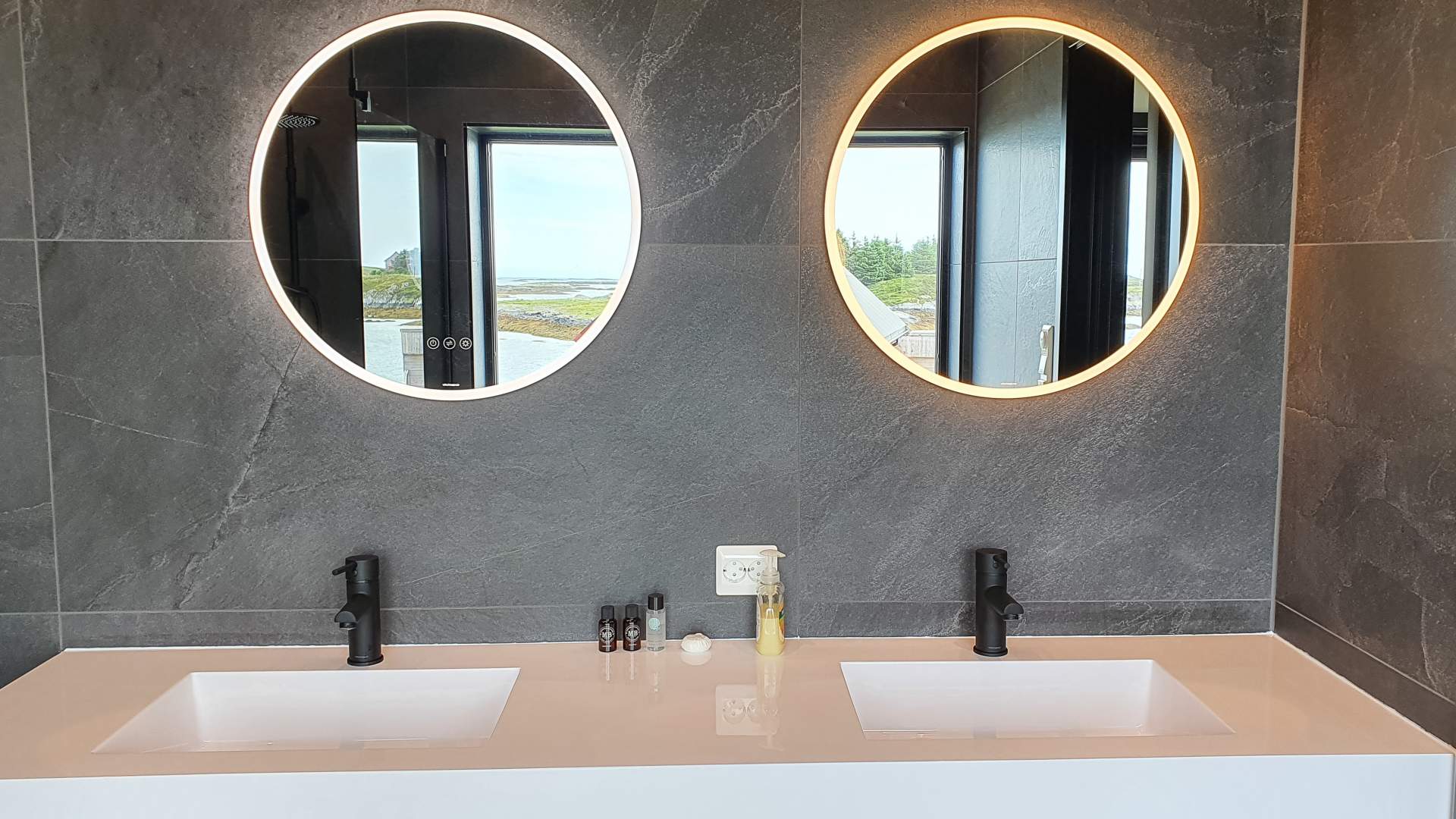 Villsaugården accommodation Sjøbua