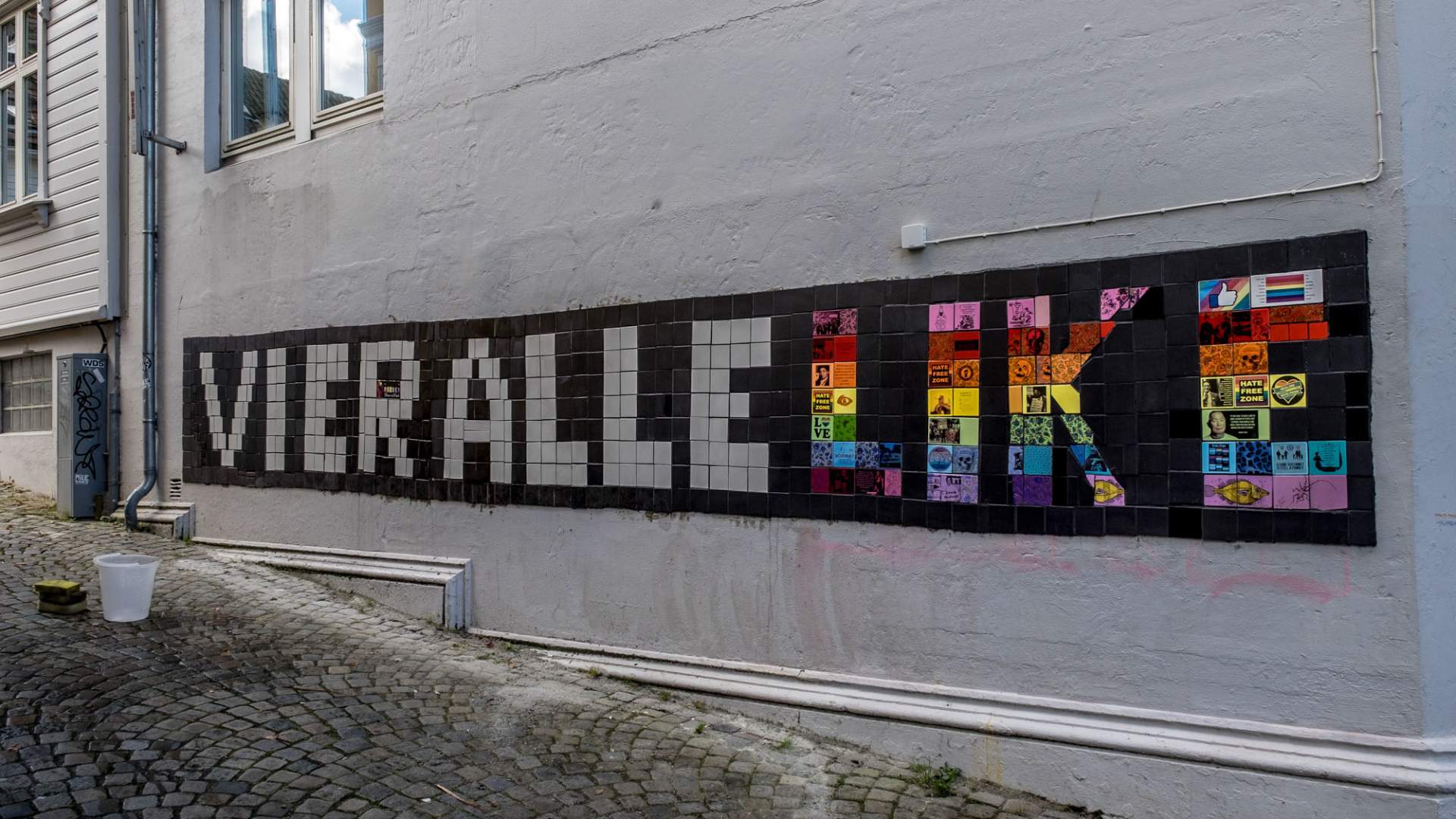Stavanger Street Art: "Vi er alle like" von Carrie Reichardt