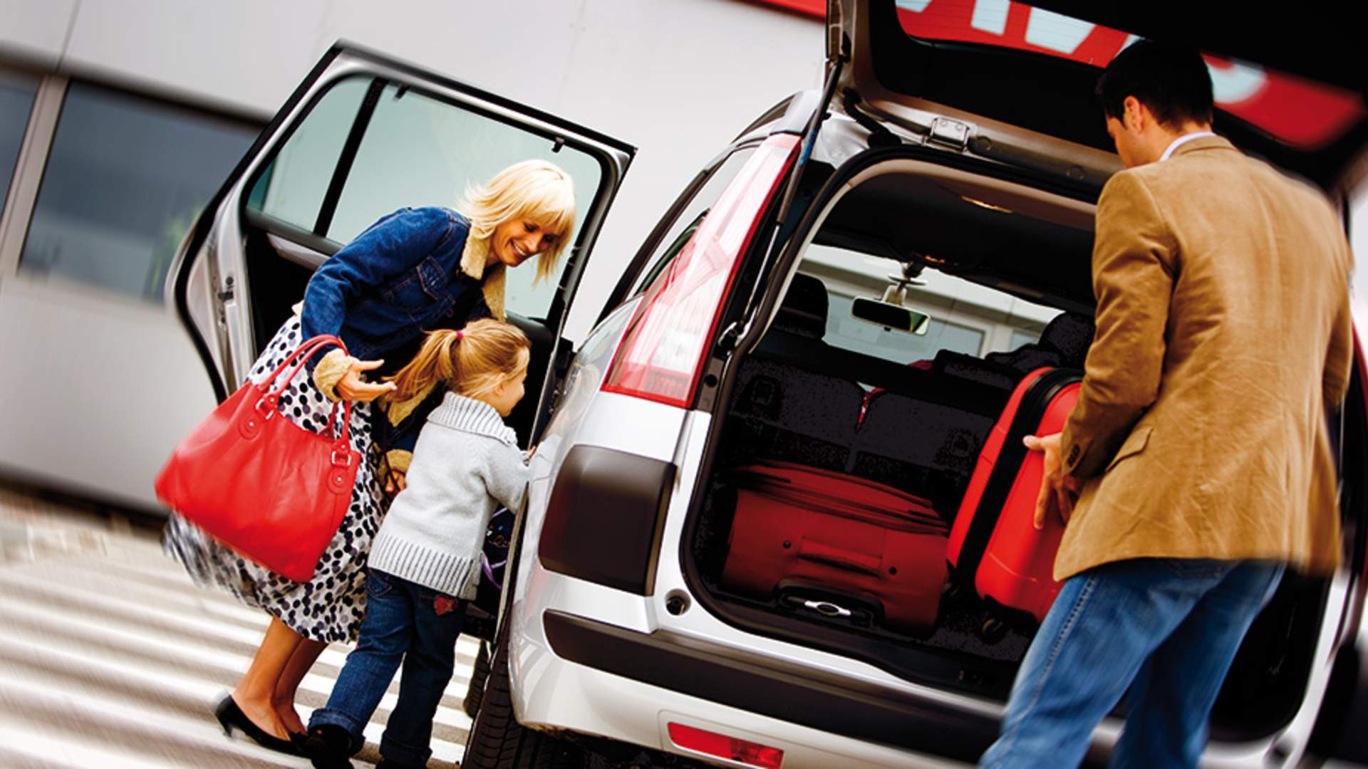 Avis Autovermietung Ålesund Airport