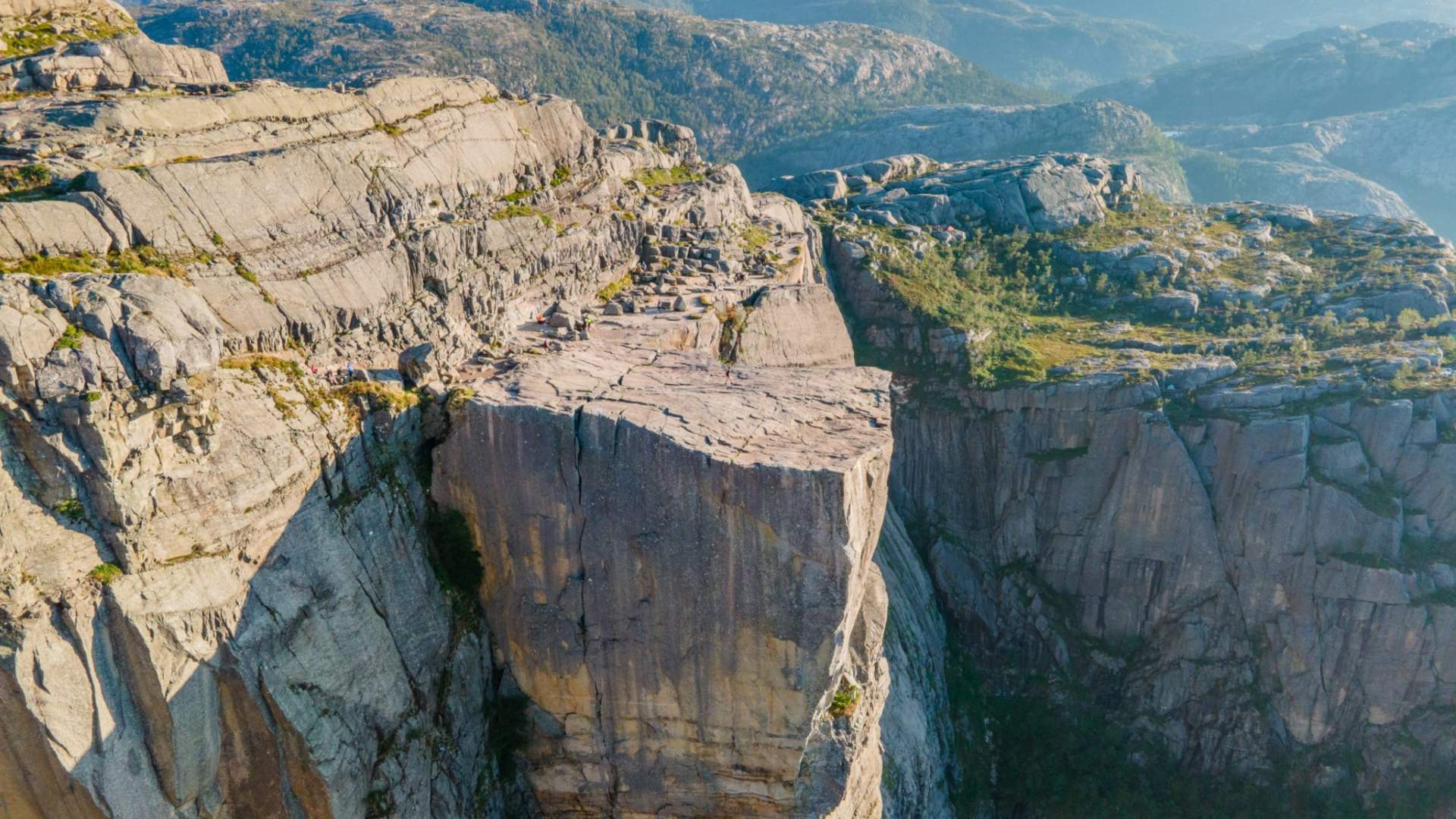 Preikestolen Express Bus from Stavanger to Preikestolen Mountain Lodge