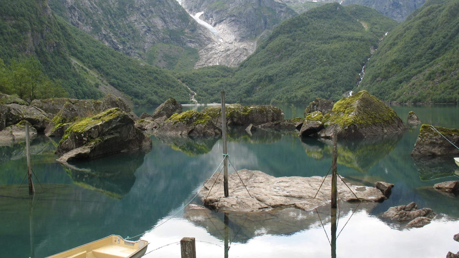 Bondhusvatnet and Bondhusdalen