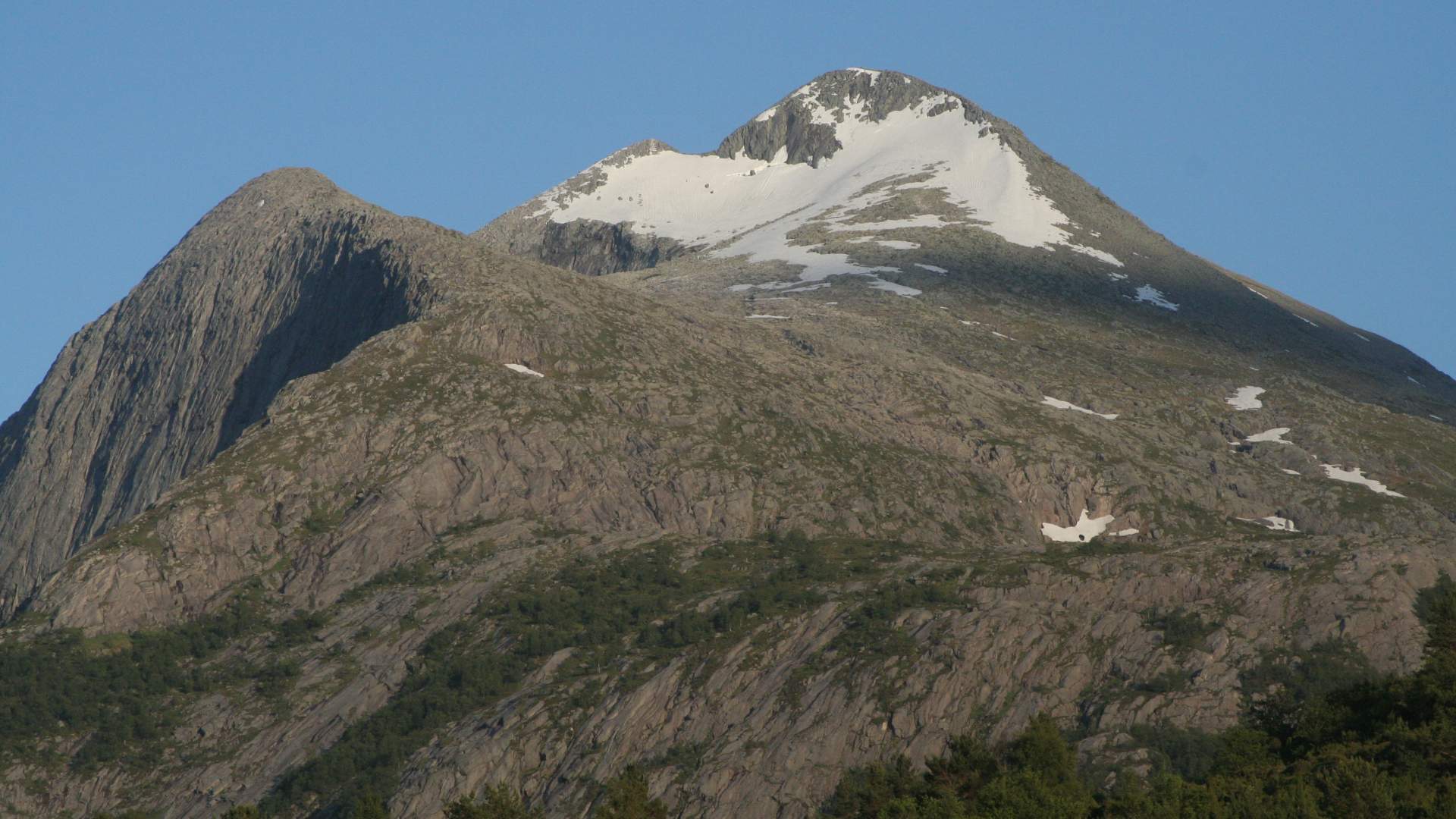 Hike to Ulvanosa from Uskedalen