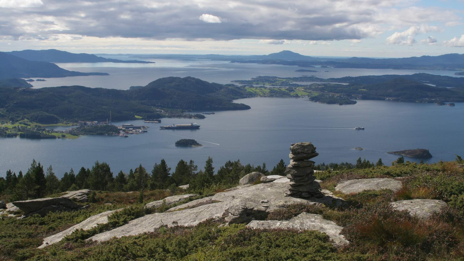 Hike to Varden at Sandvoll