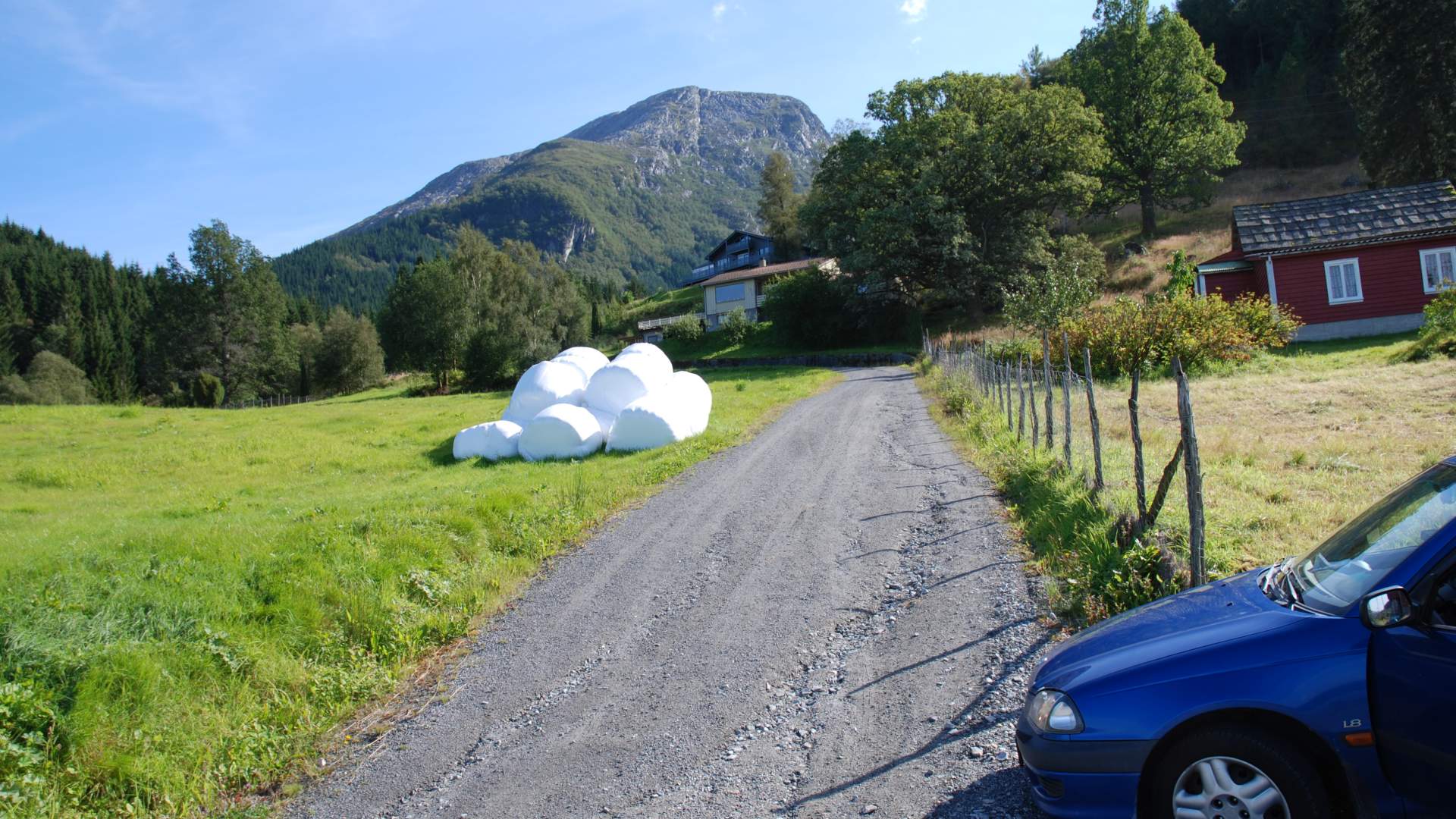 Hike to Englafjell from Eik, Uskedalen