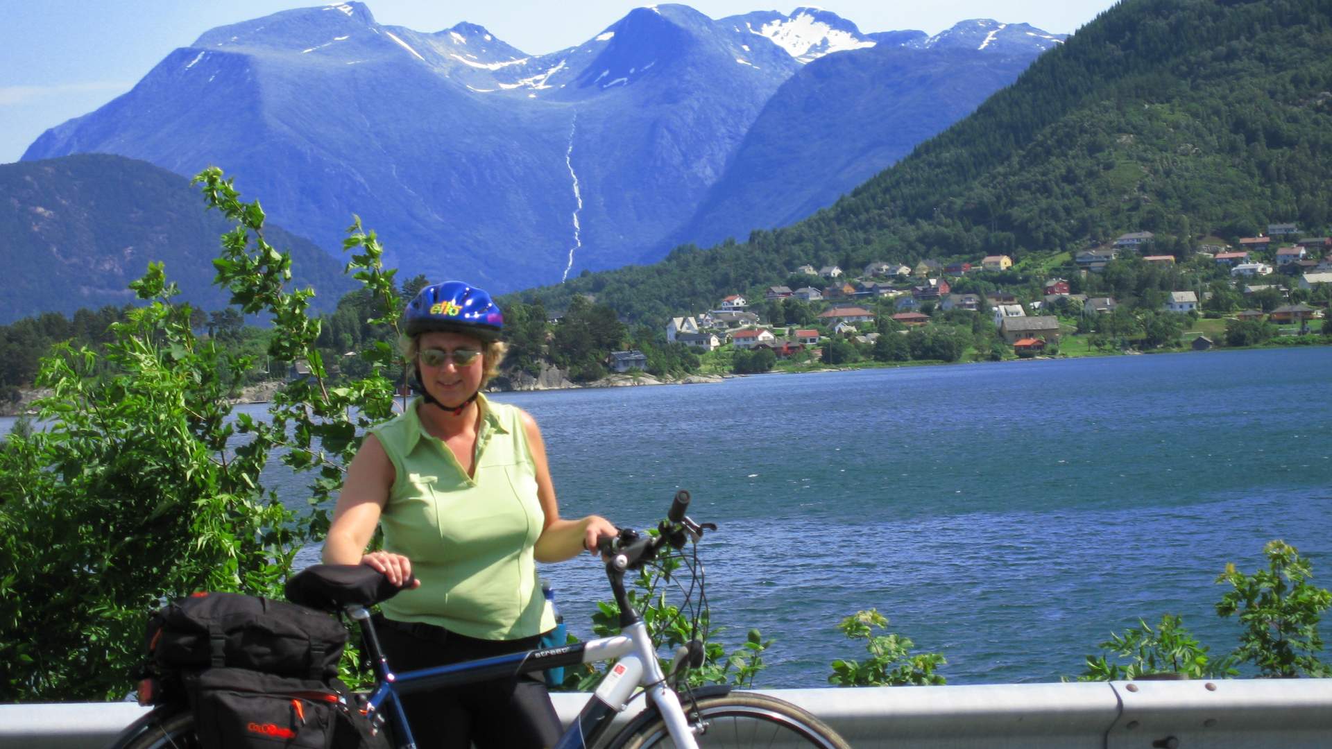 The Fjord and Mountain Cycling Route (76 km)