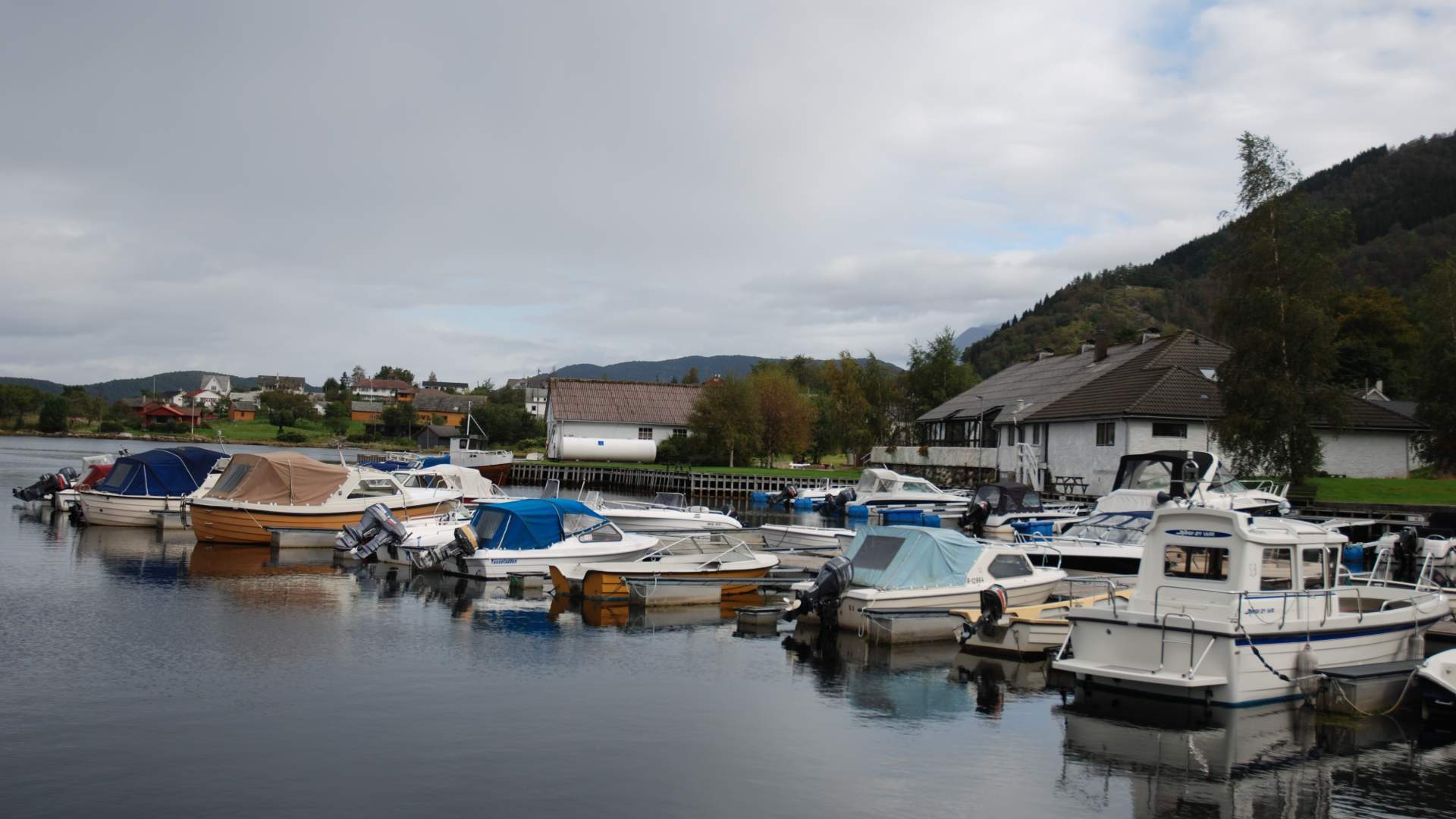 Hof Dønhaug, Rundweg ab dem Bootshafen