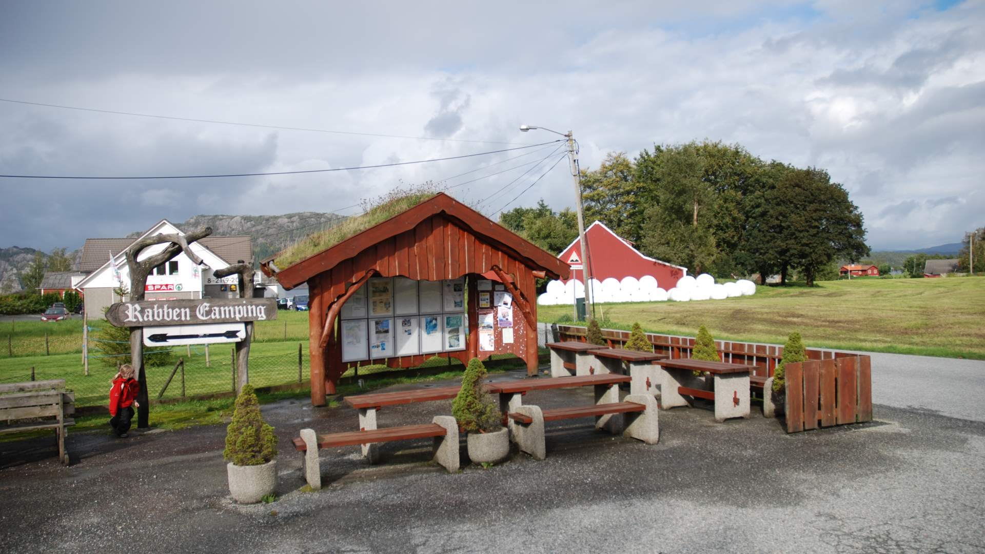 Hof Dønhaug, Rundweg ab dem Bootshafen