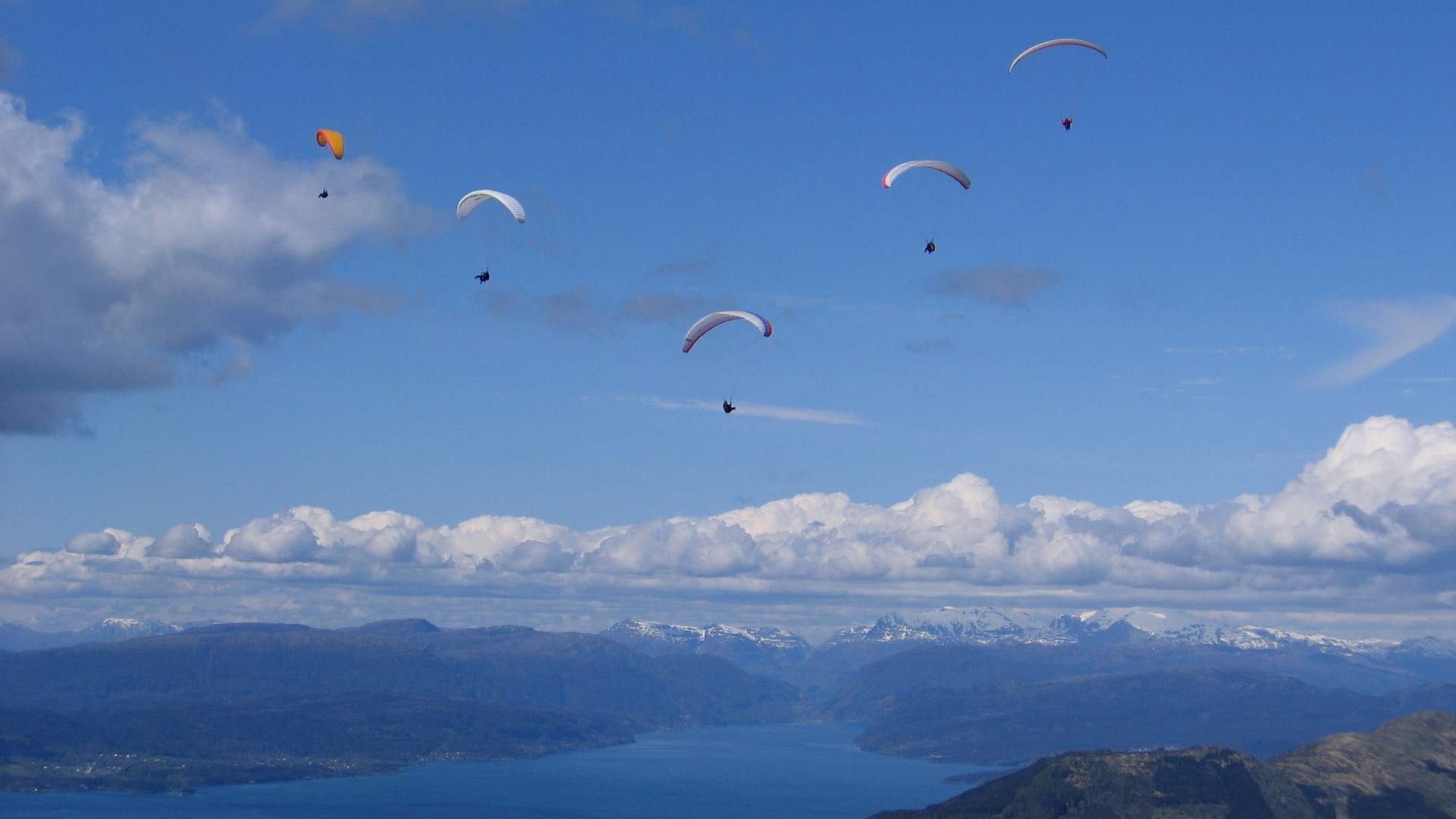 Tursti til Kviteggjo frå Omvikdalen
