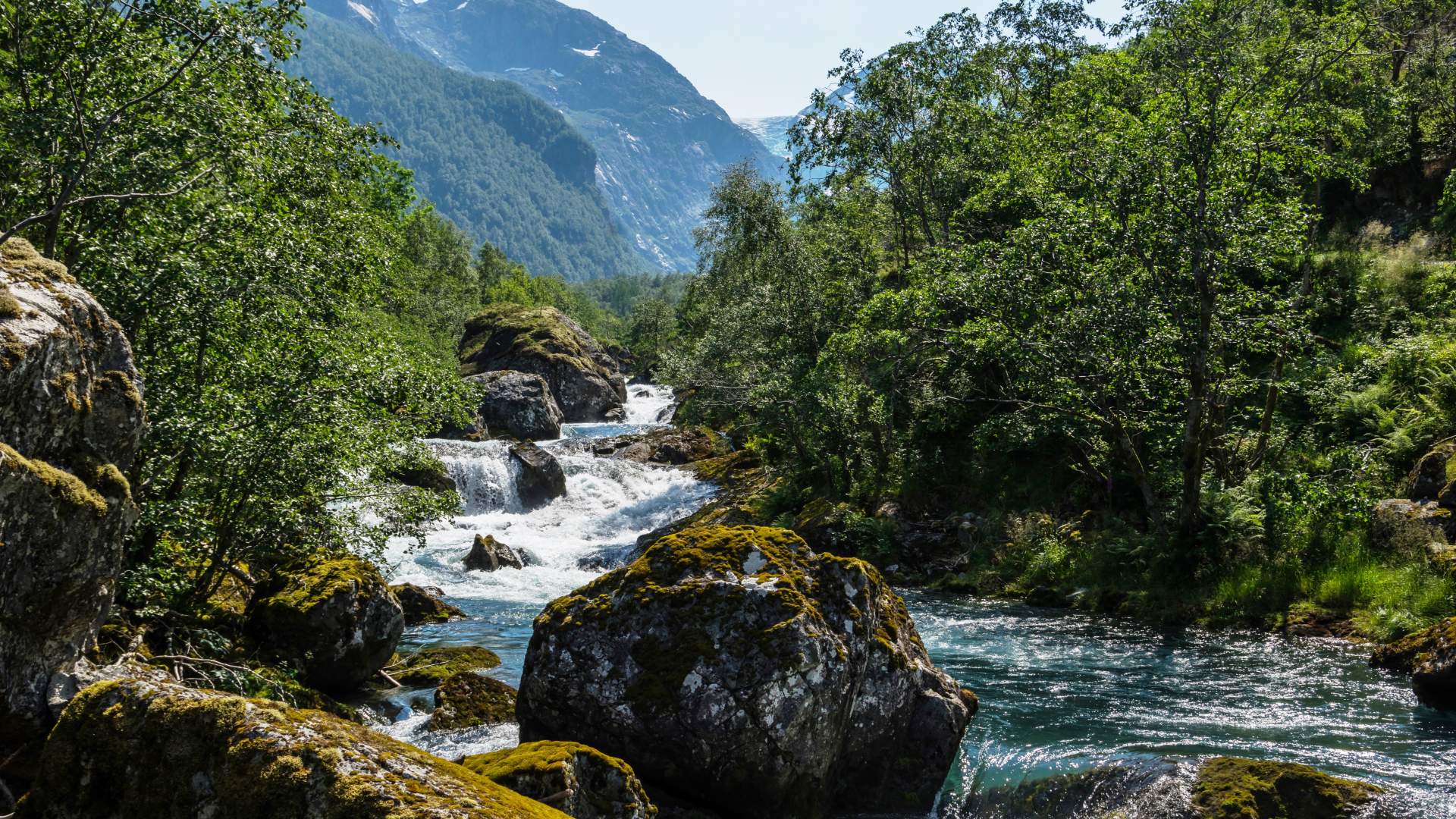 Bondhusvatnet and Bondhusdalen