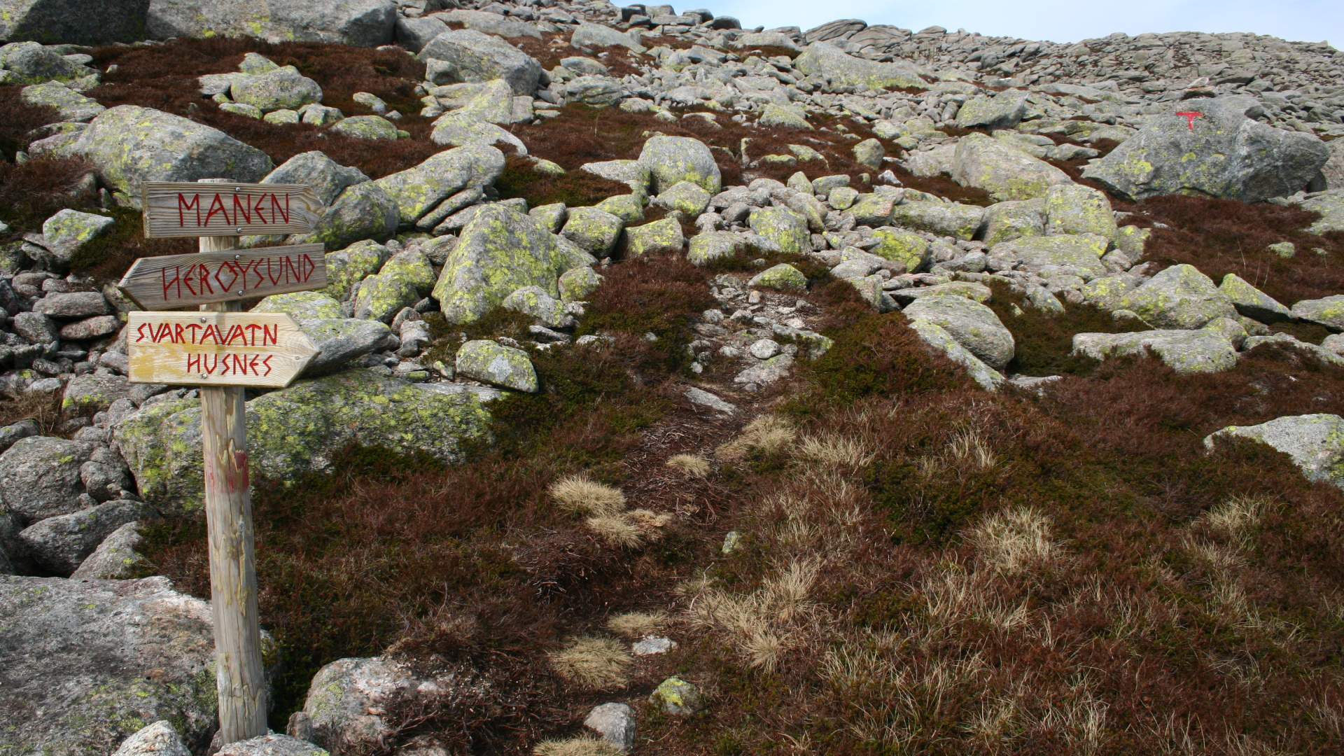 Wanderung zu Svartavatnet – Husnes ab Herøysundet