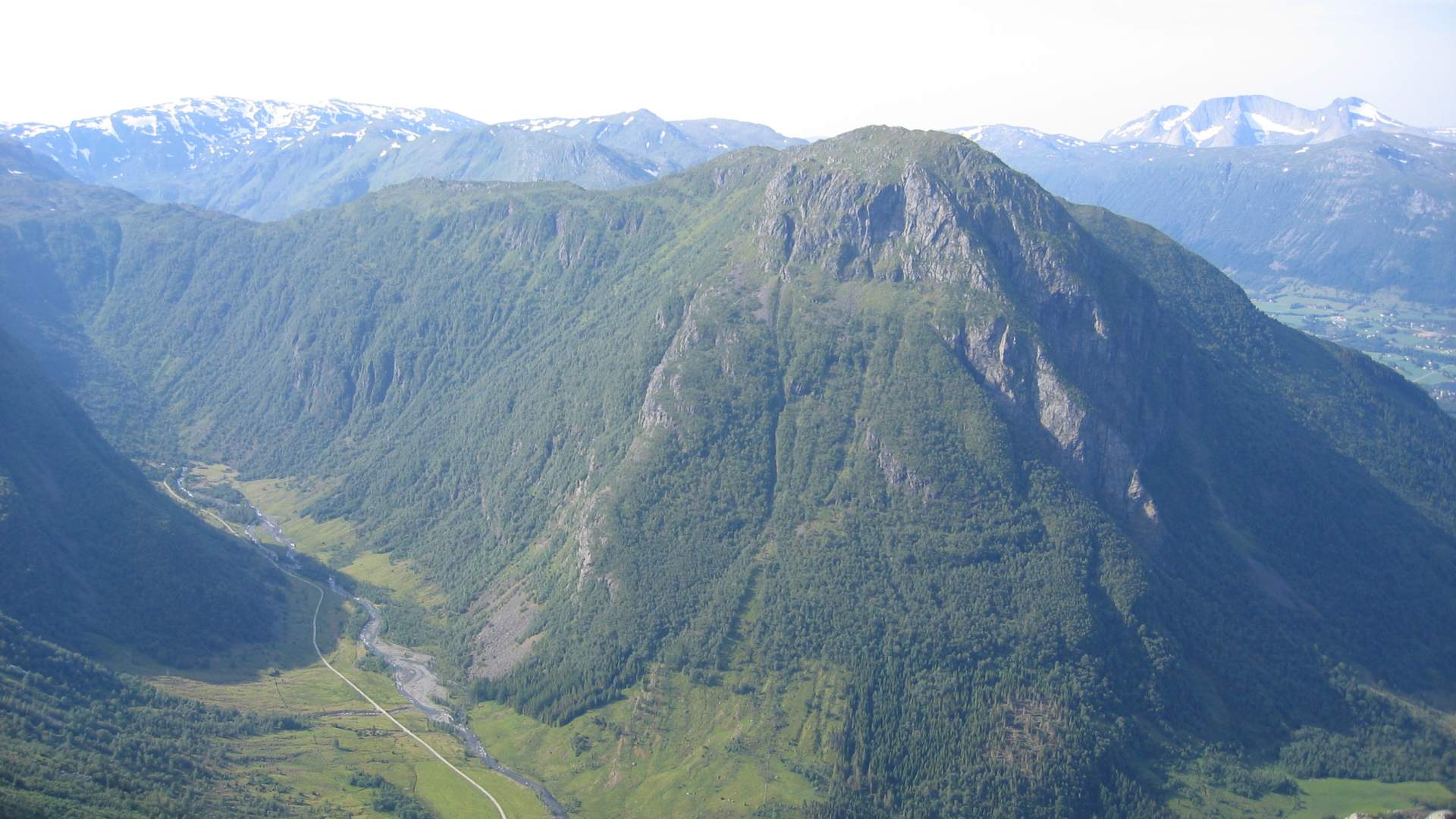 Hike to Hattebergsdalen, Sunnhordland