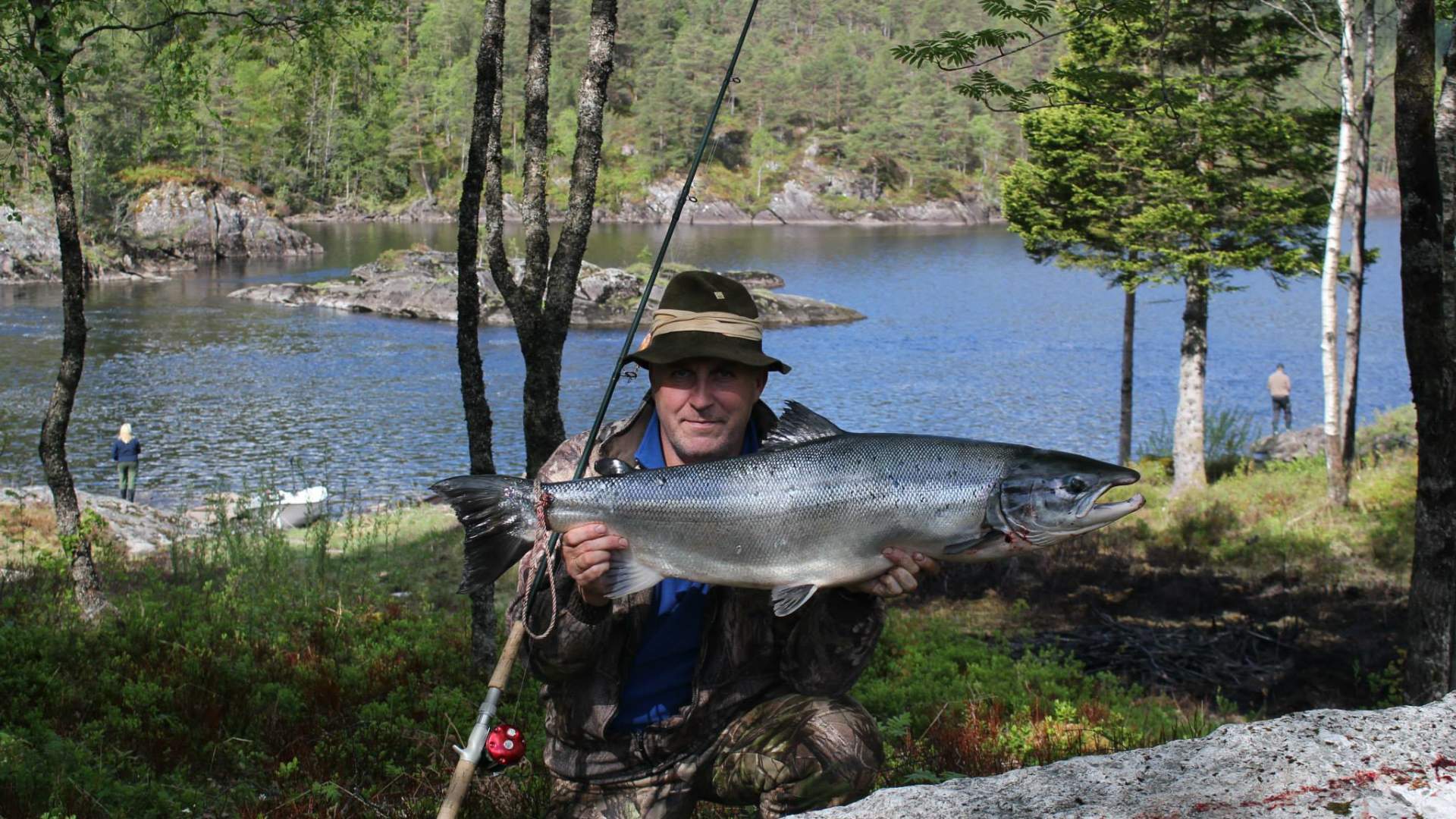 Salmon Fishing - Hellebustfossen Cabins