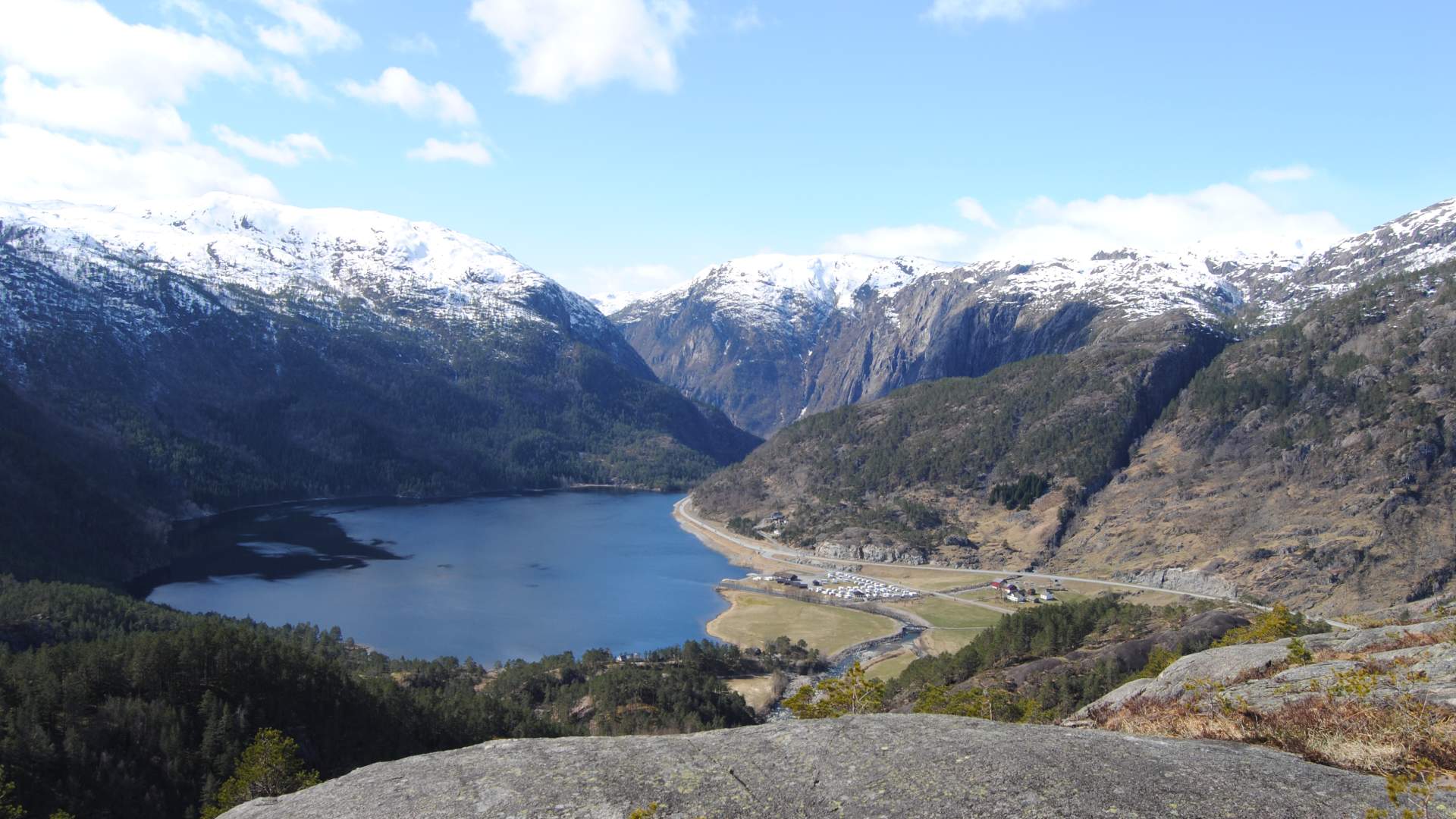Around Rullestadvatnet lake
