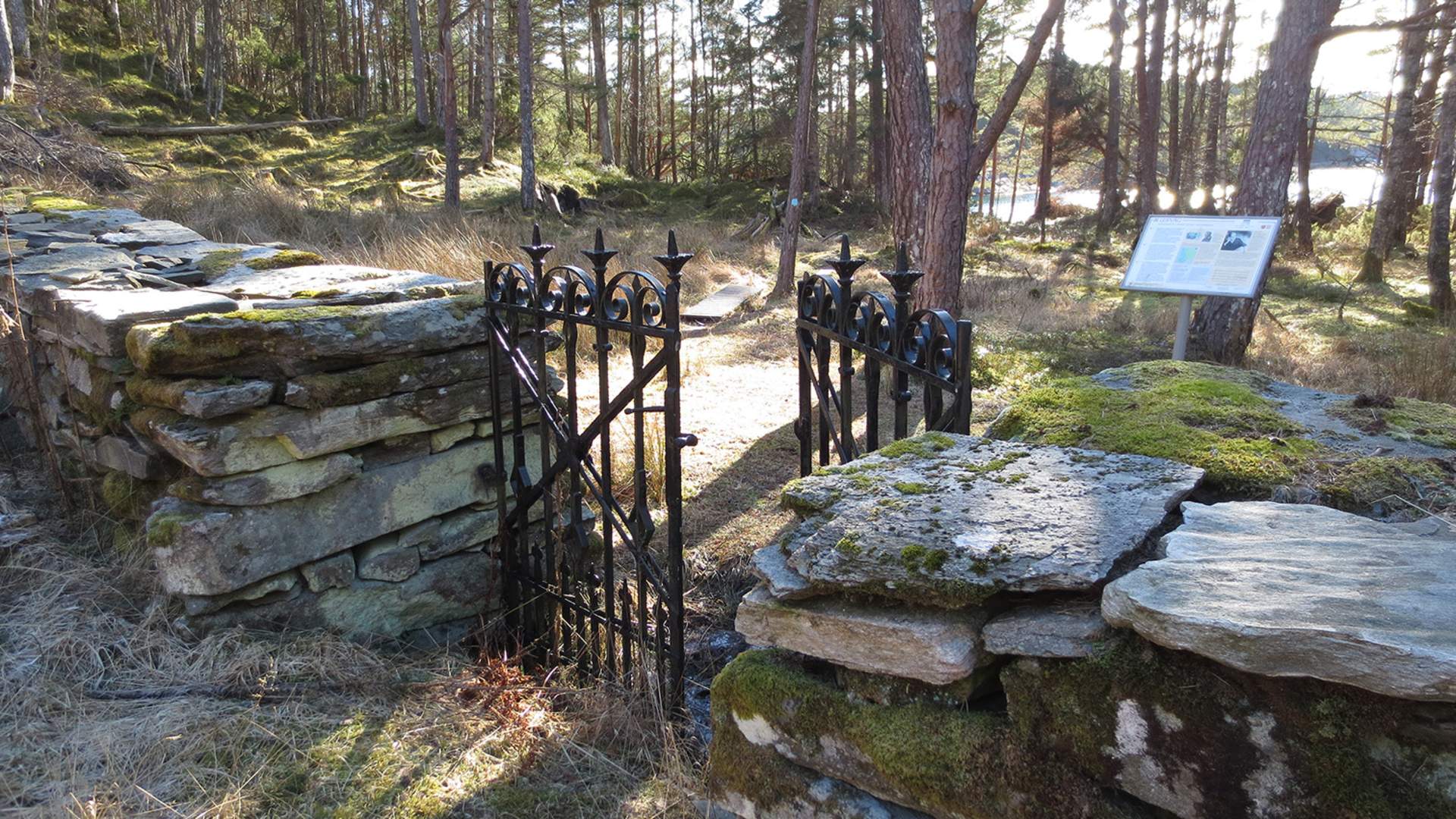 "Kyrkjegarden ved havet"