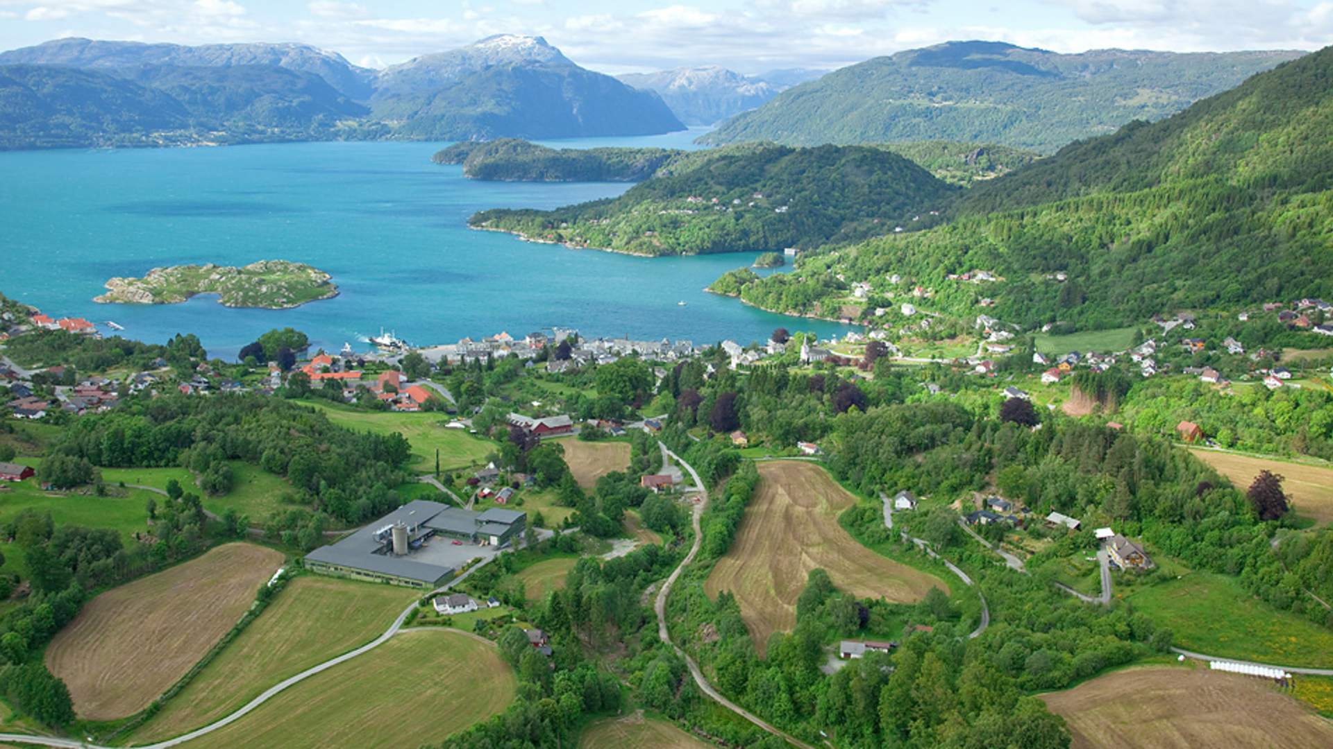 Circular walk in Skånevika via the beech forest and the postal road bridge