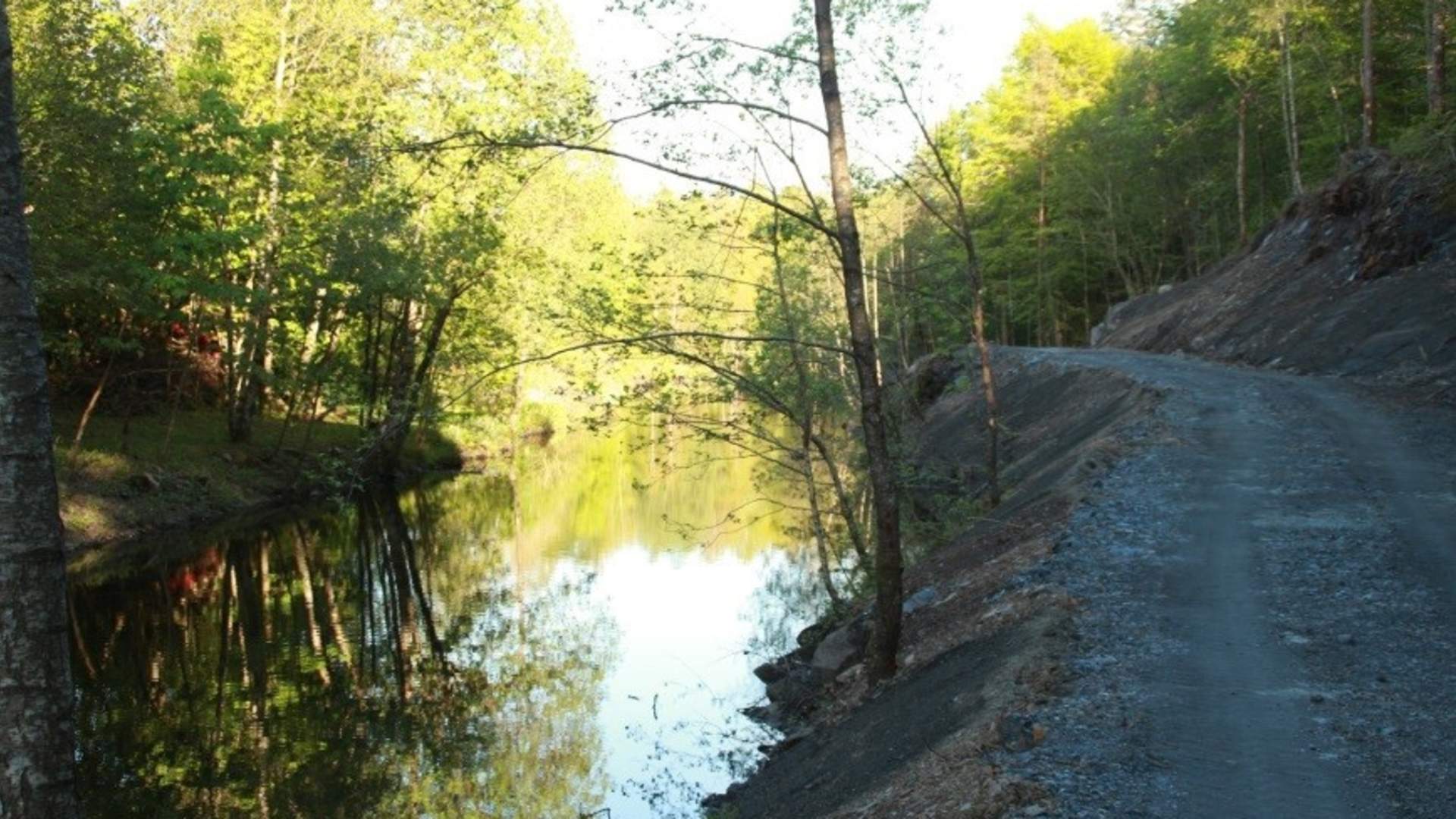 Wanderung um Ådlandsvatnet
