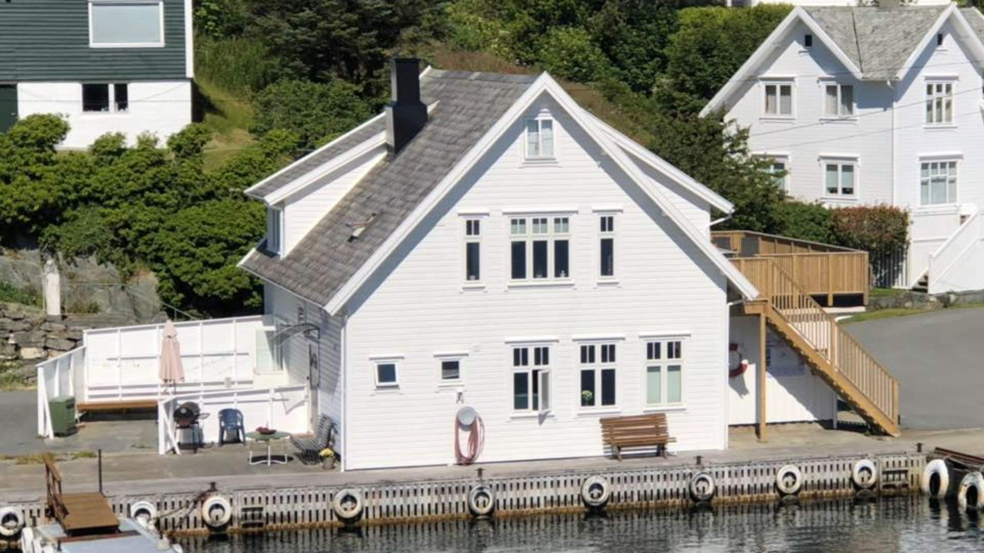 Biekronå, Espevær gjestehamn