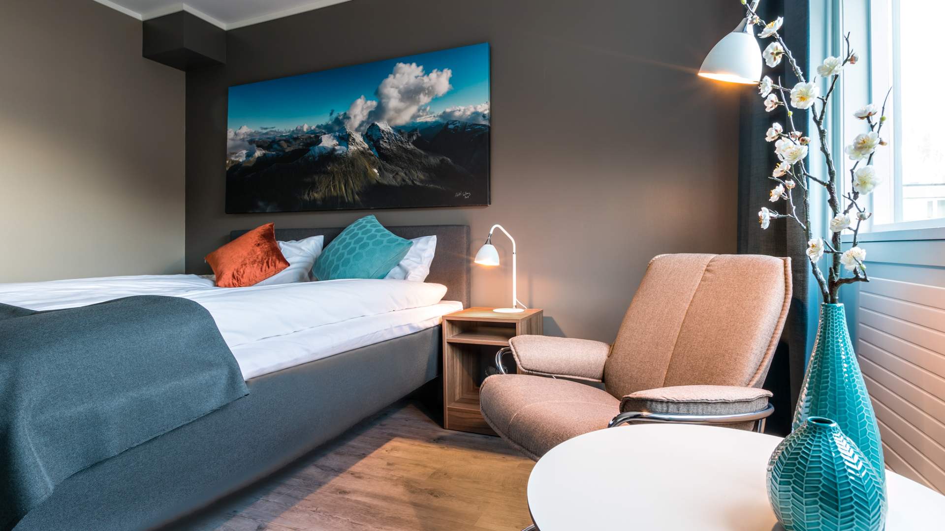 Bo komfortabelt på Stranda Hotel