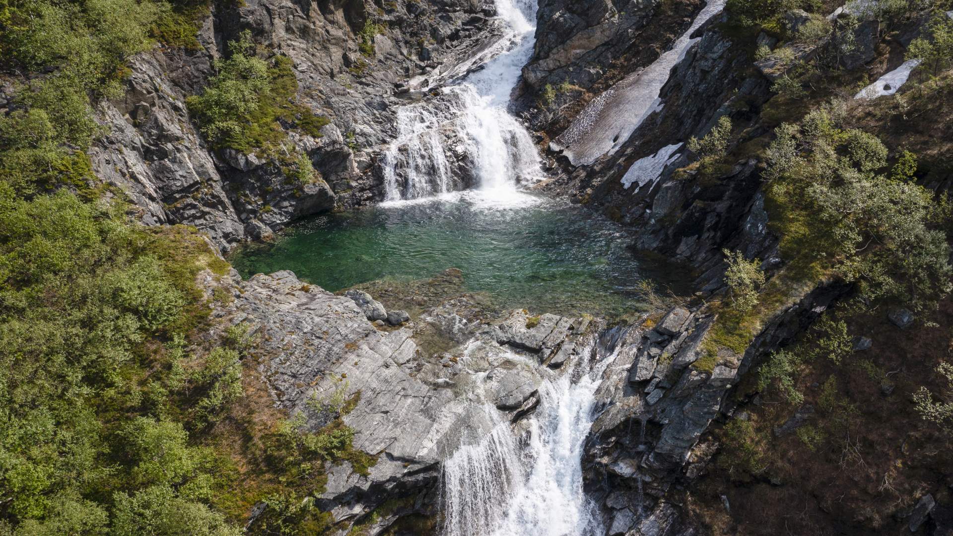 2-day electric bike tour across Aursjøvegen