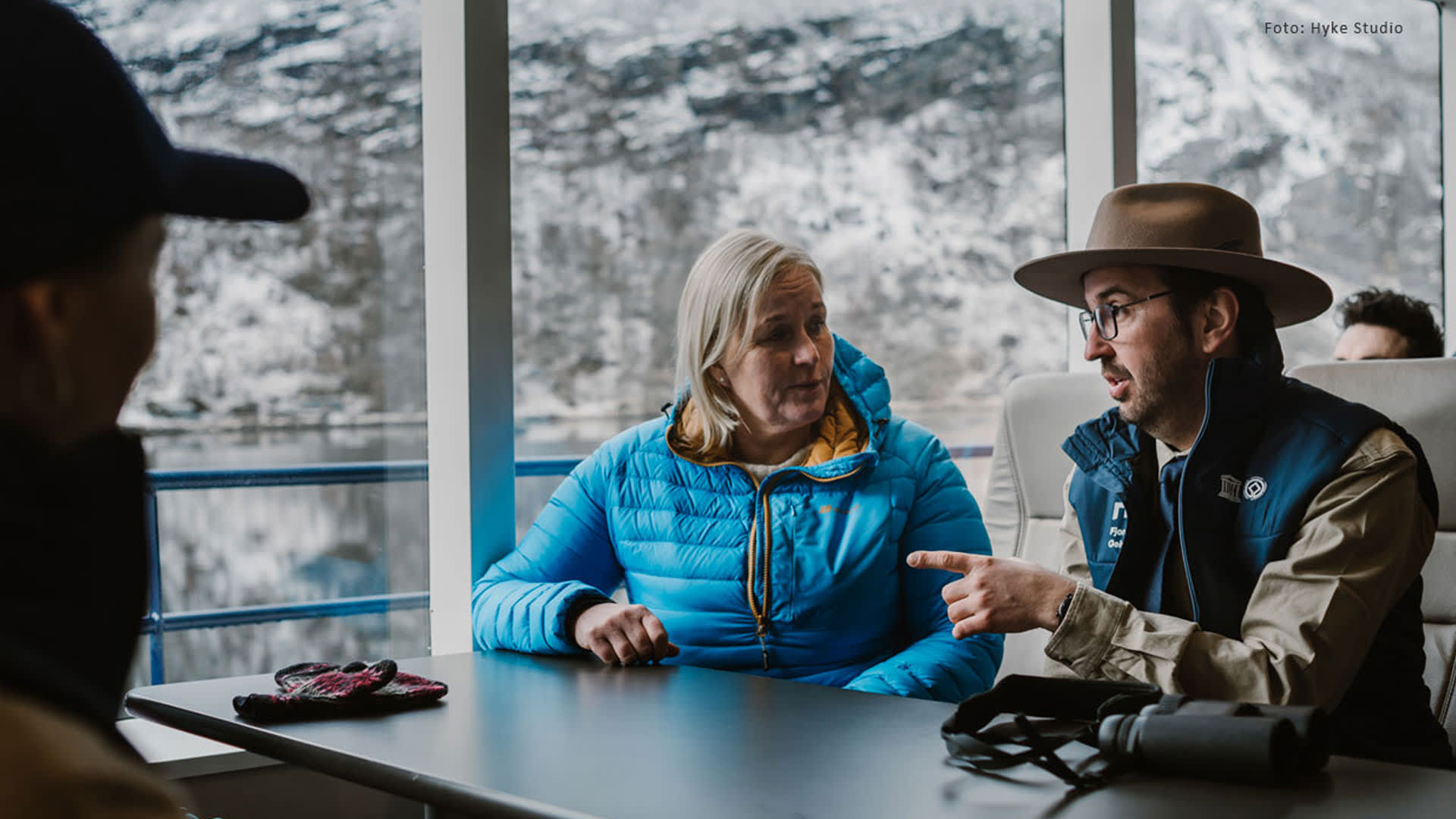 En Fjord Ranger guider deg gjennom fjorden i Geiranger