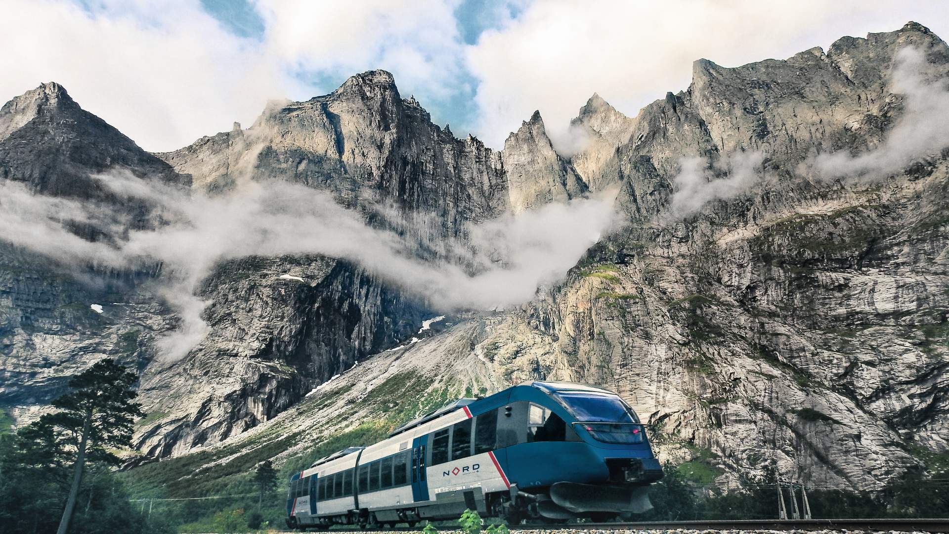 Raumabanen ved Trollveggen