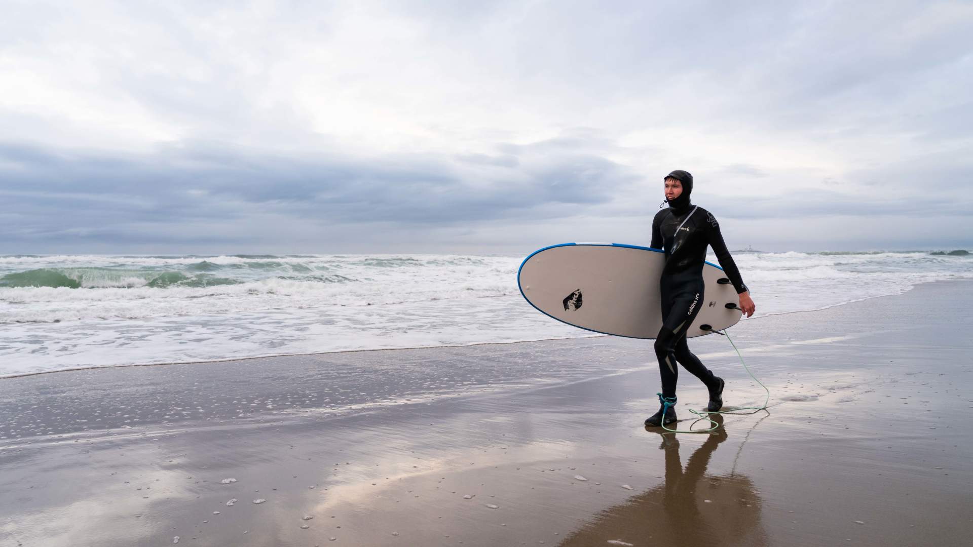Surfing er populært