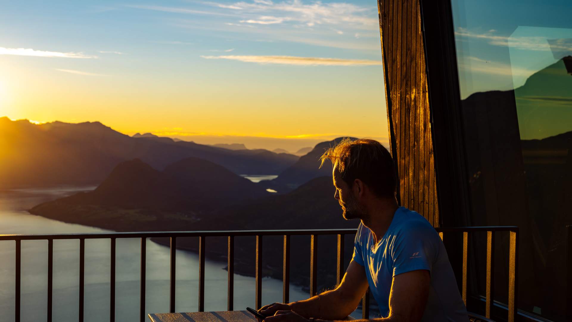 Hike Nesaksla (708 masl)