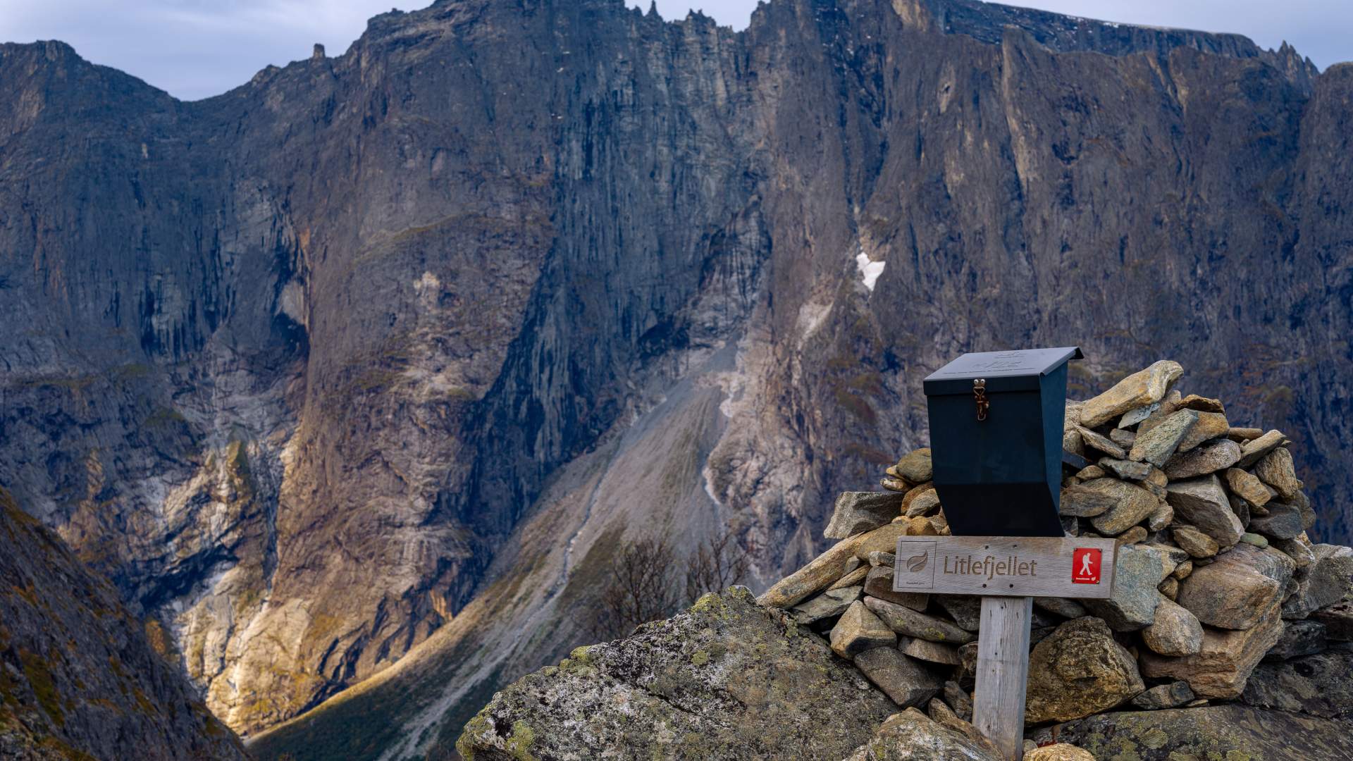 Der Berg Litlefjellet (790 M.ü.M)
