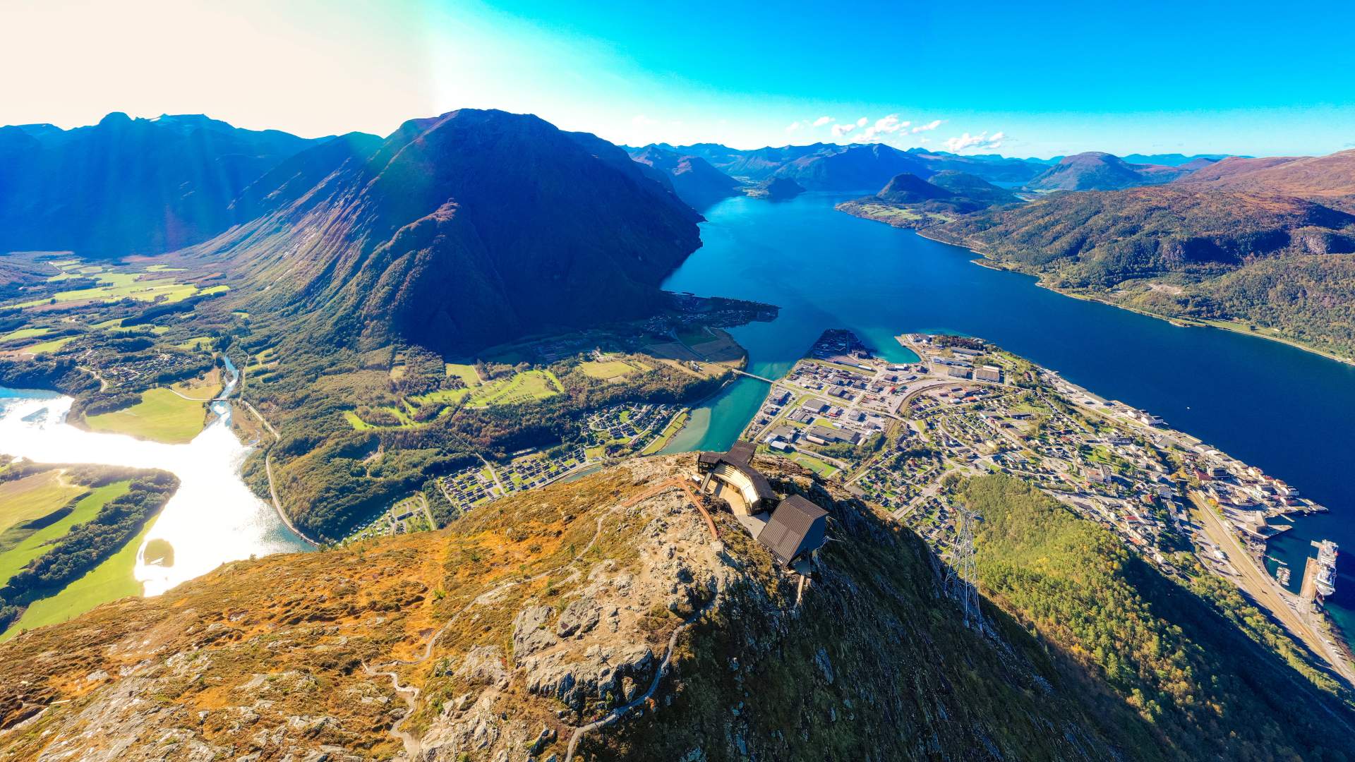 Hike Nesaksla (708 masl)