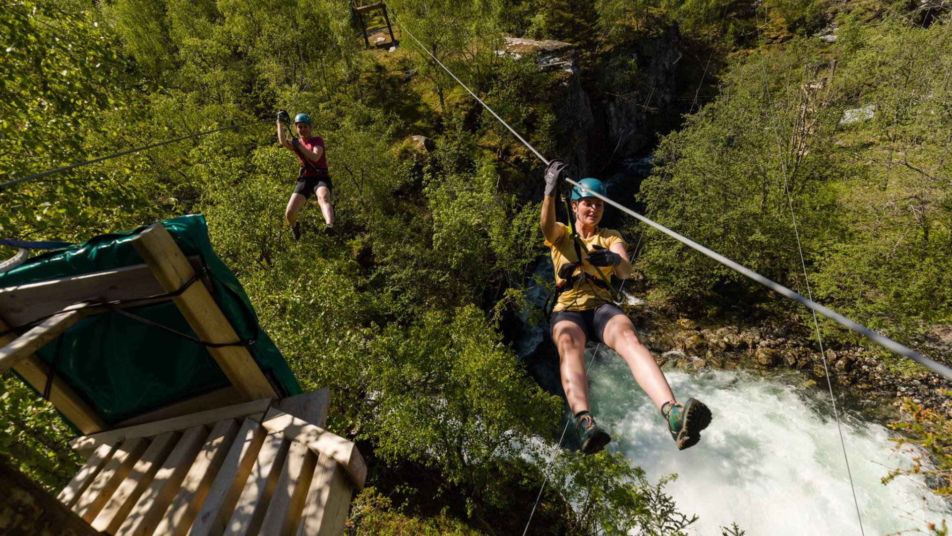 Flies in for landing