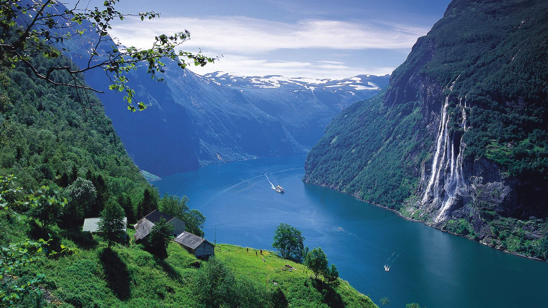 Skageflå med flott utsikt over Geirangerfjorden.