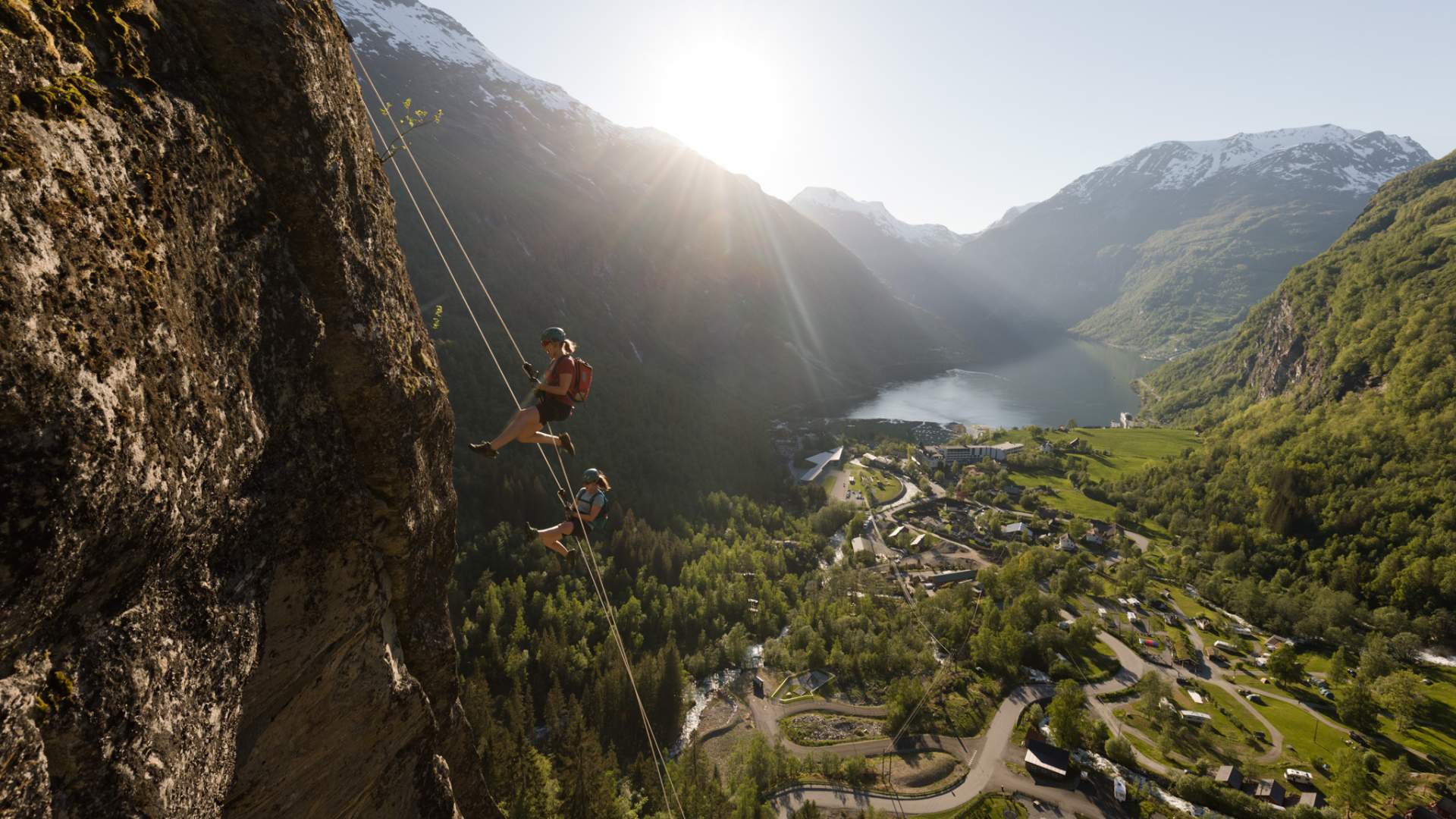 Rappell over UNESCO bygden Geiranger