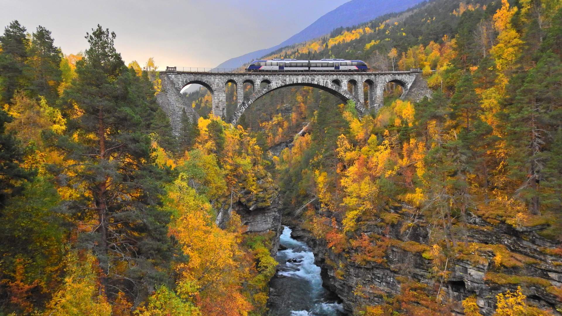 Kylling Bridge and Vermafossen waterfall