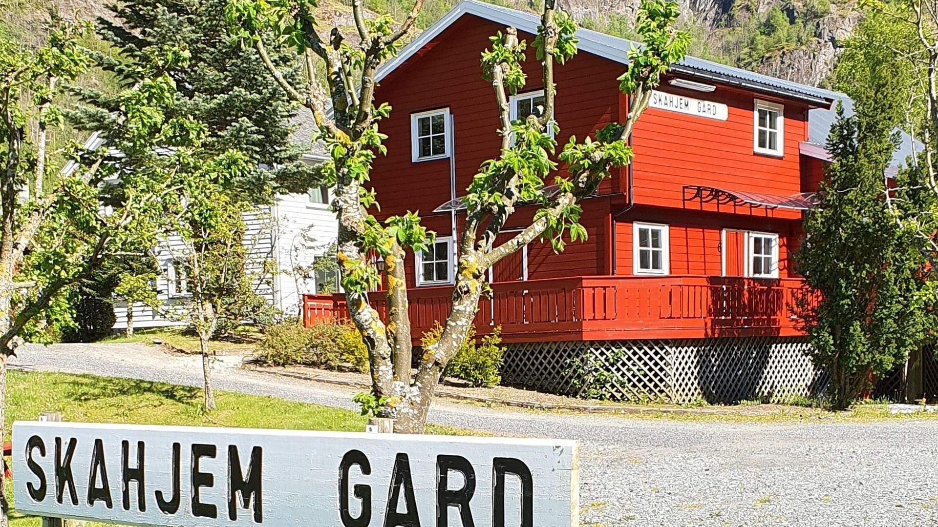 Skahjem Gard, Aurland