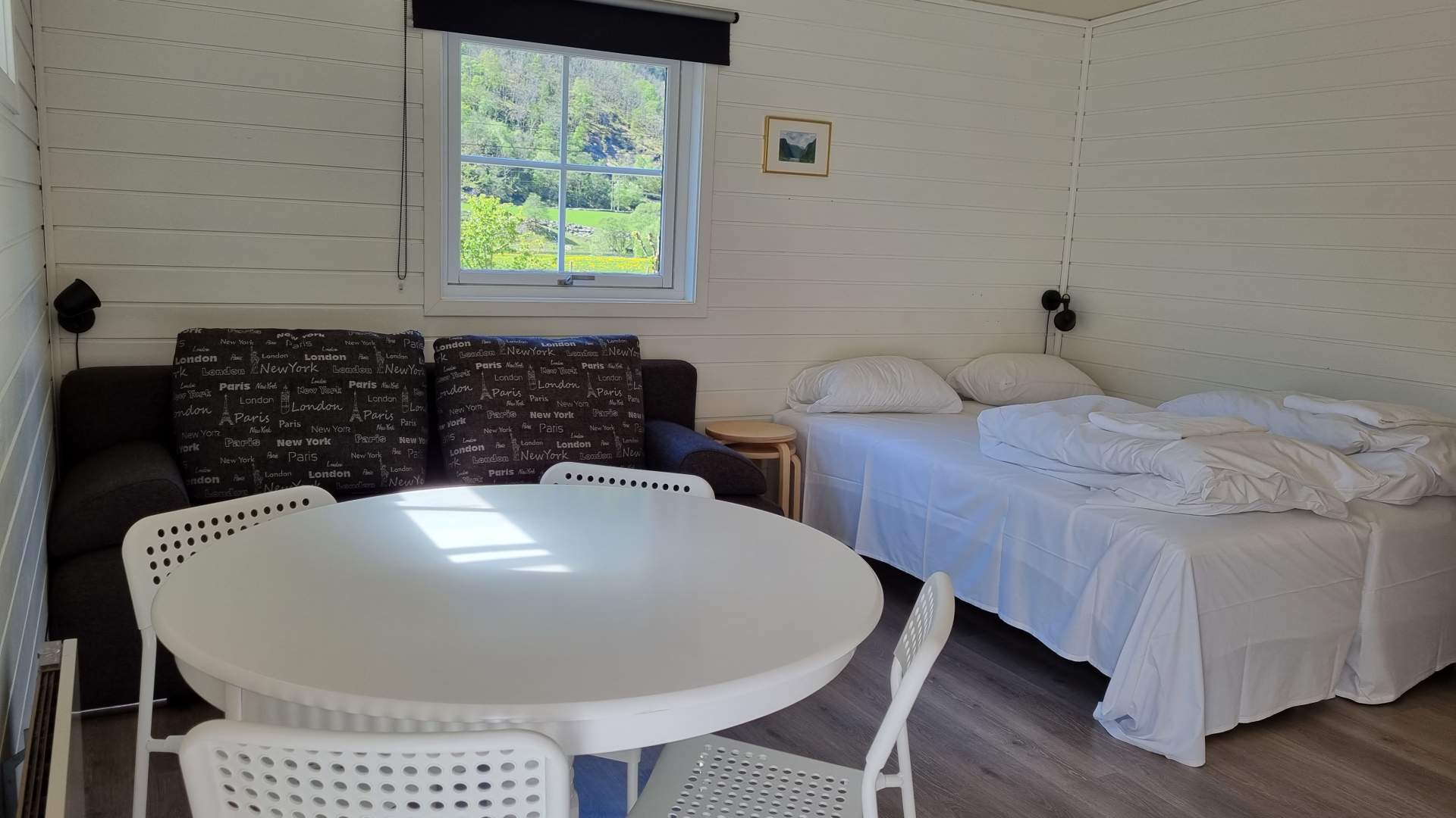 Skahjem Gard, Aurland