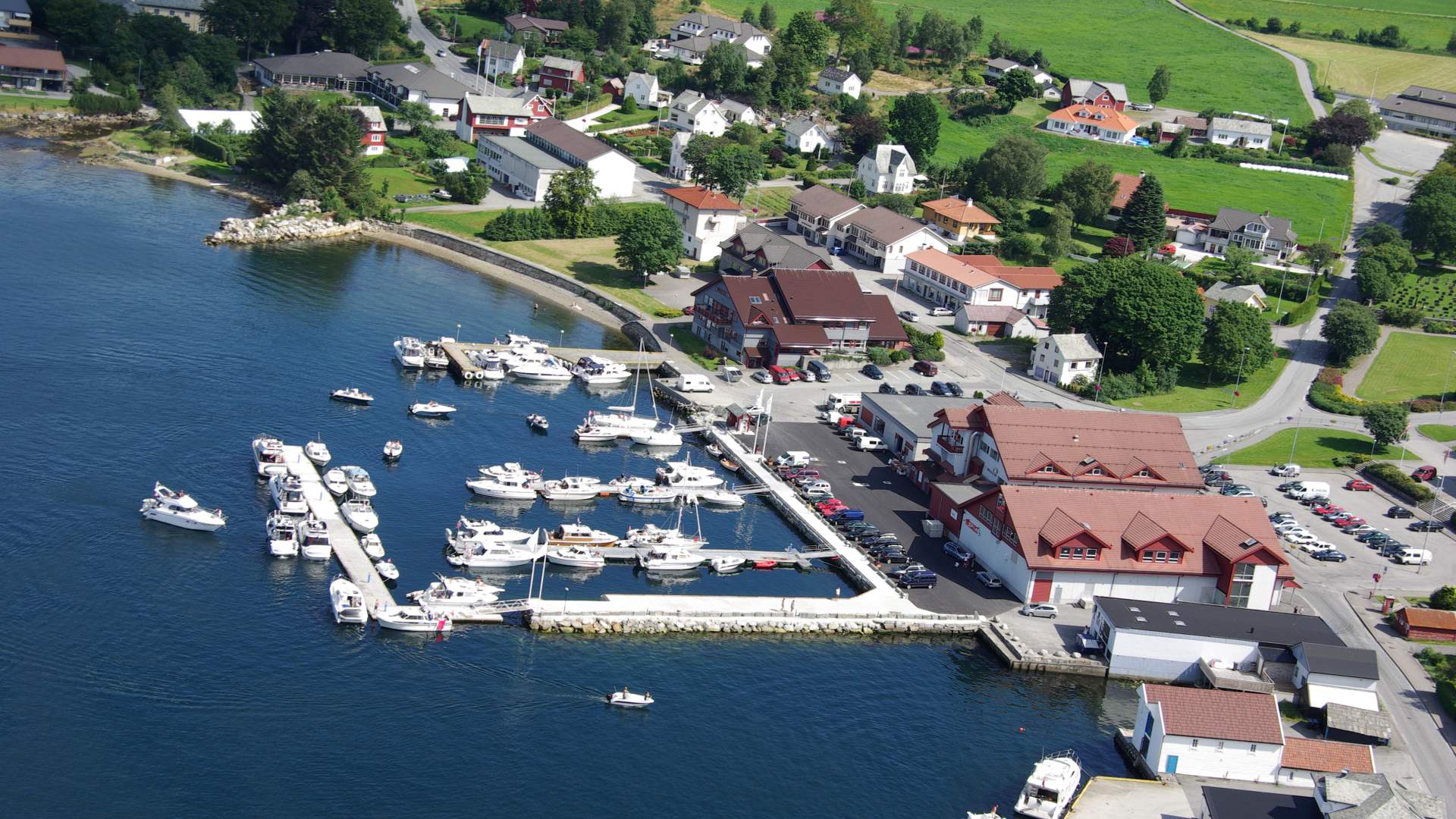 Fitjar sentrum og gjestehamn