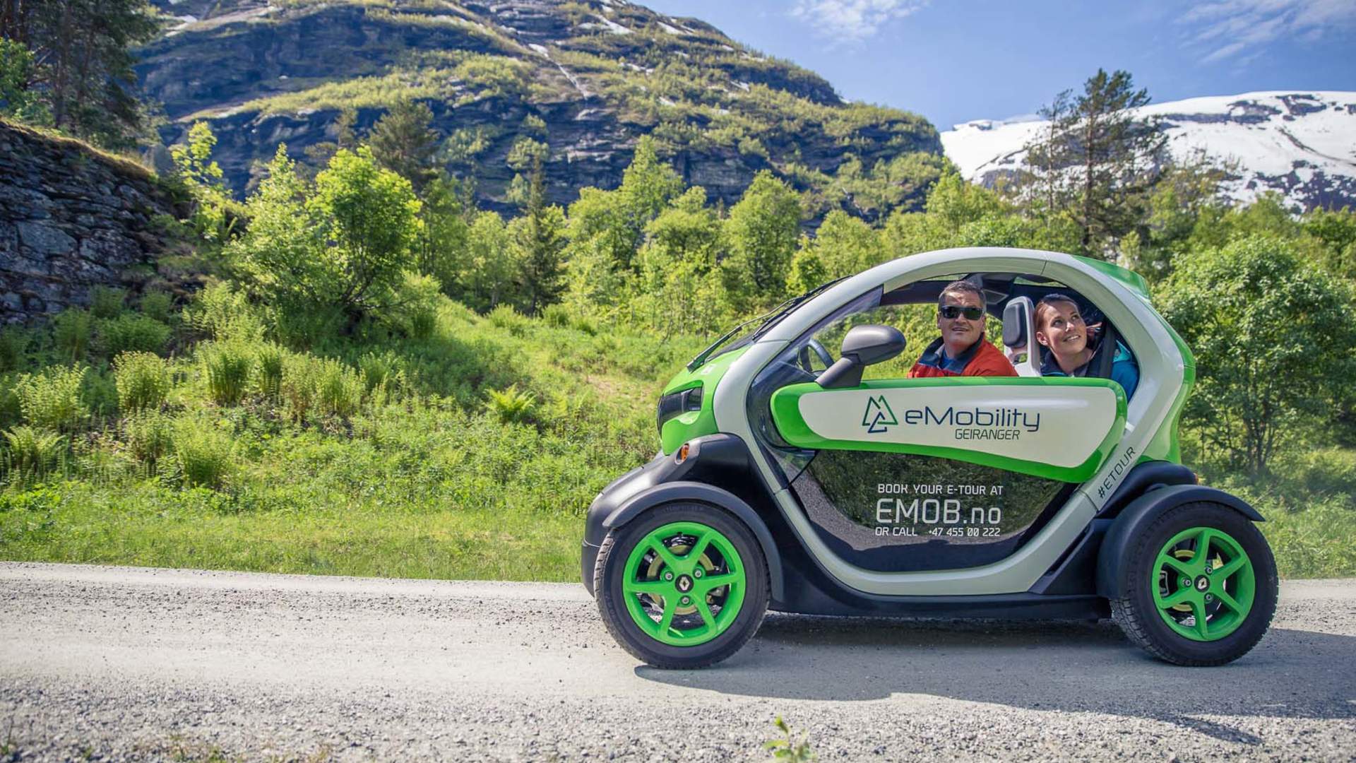 På biltur i flott natur med elektrisk bil fra eMobility