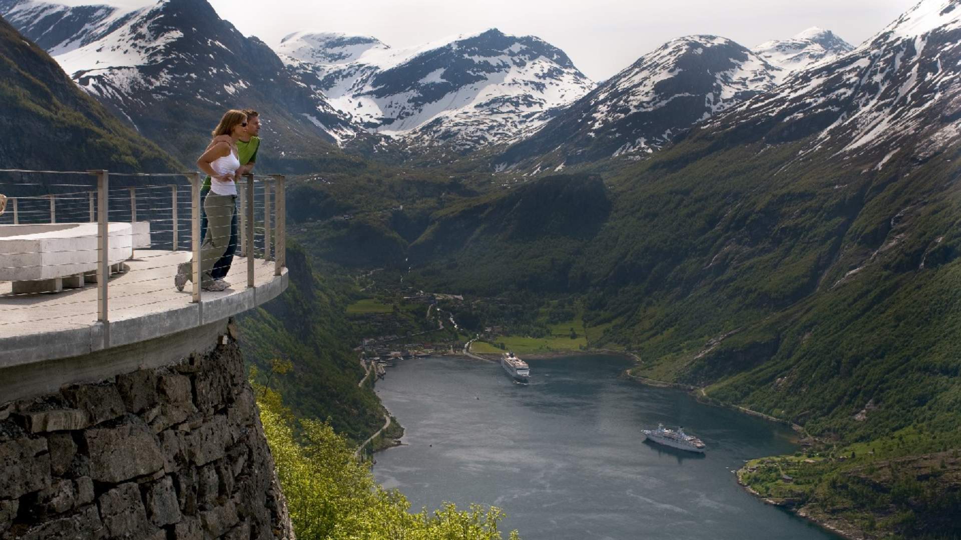 Nyt utsikta over Geirangerfjorden frå Ørnesvingen.