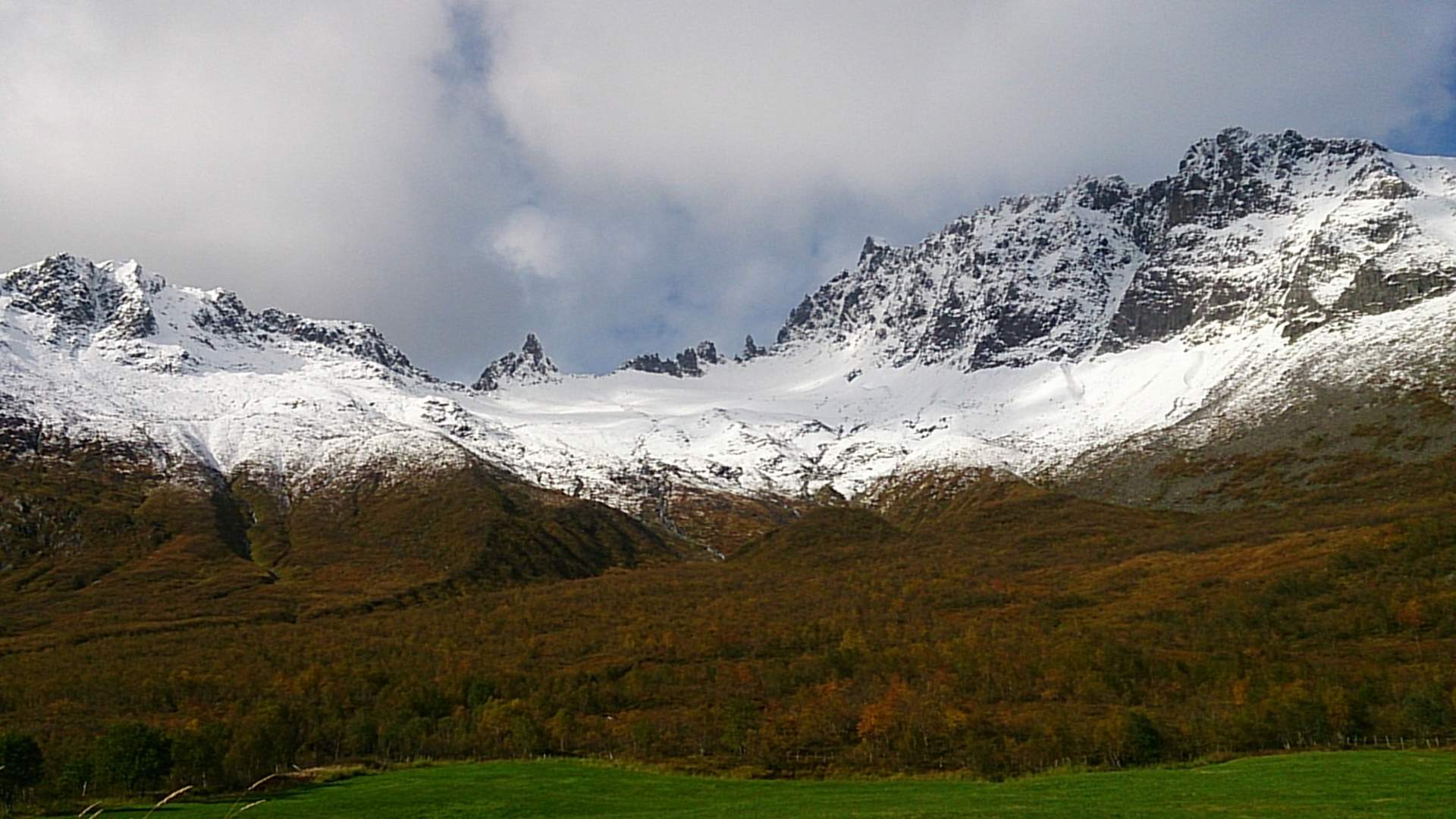 Utsikt mor Sunnmørsalpane
