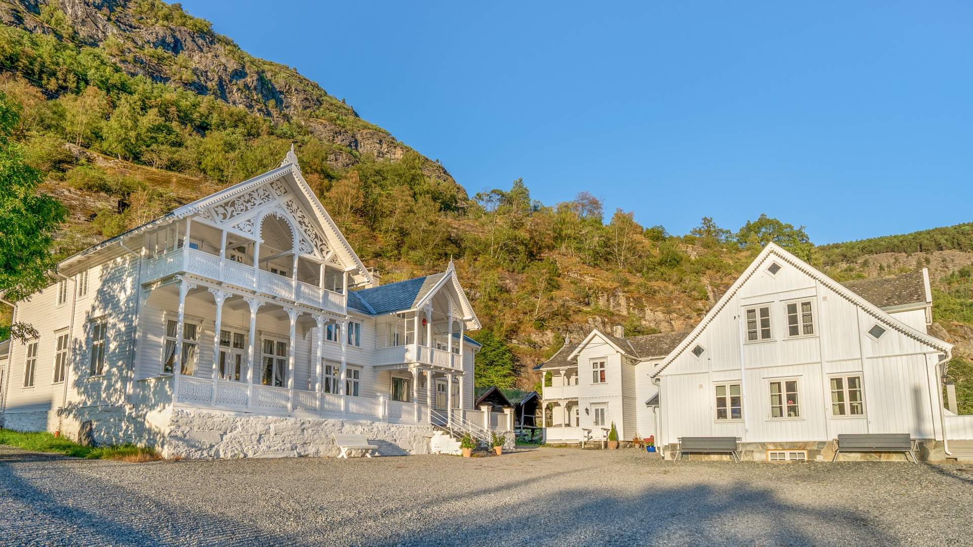 Husum Hotel, Lærdal