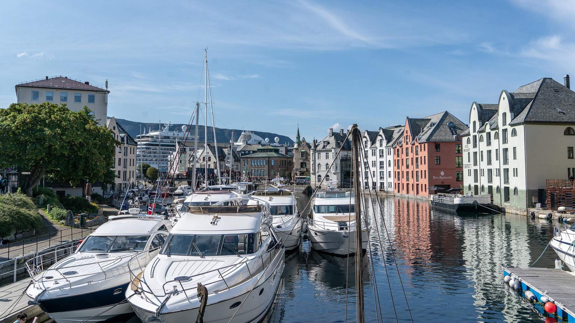 Brosundet i Ålesund