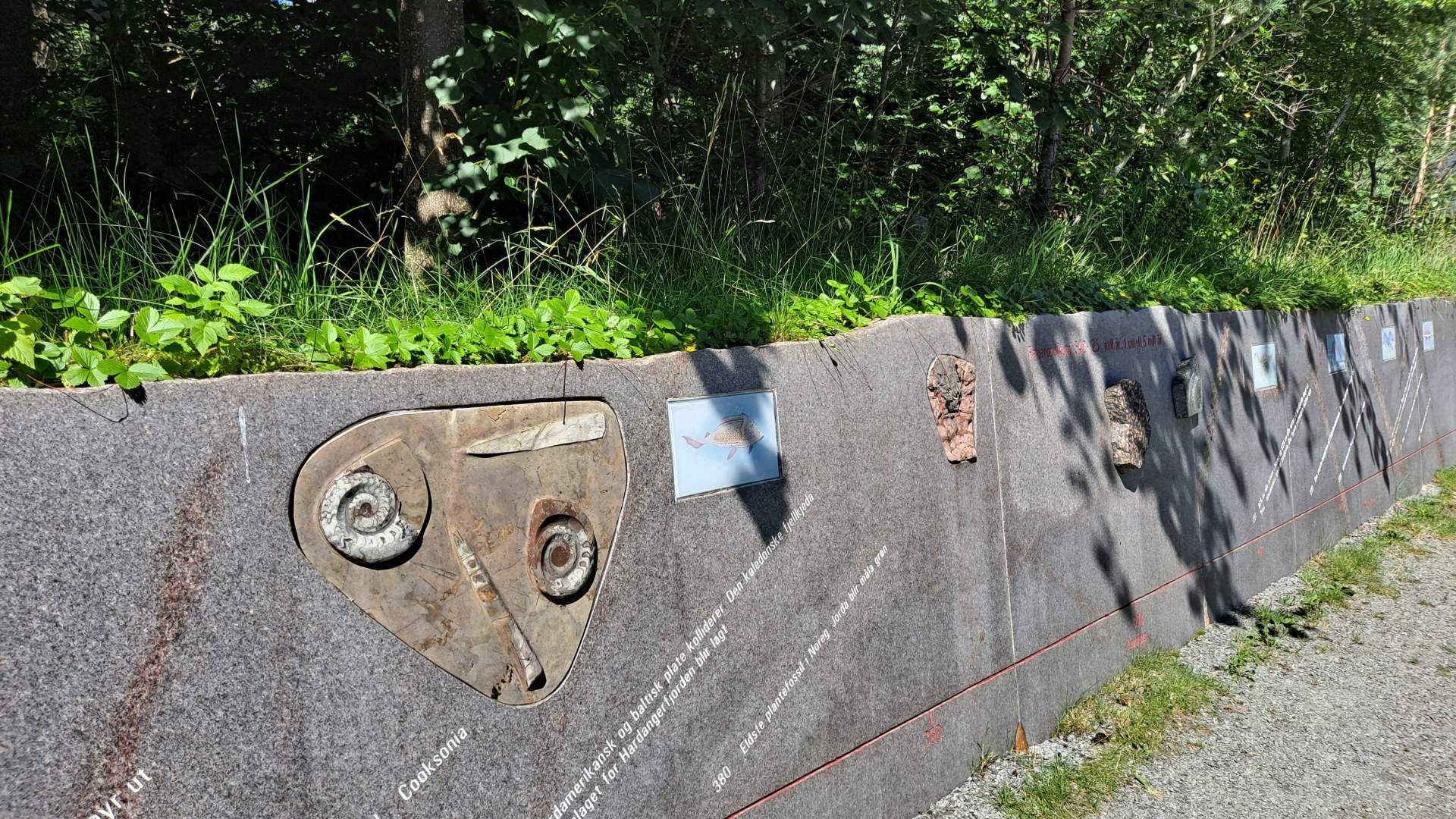 Frå steinparken i Rosendal