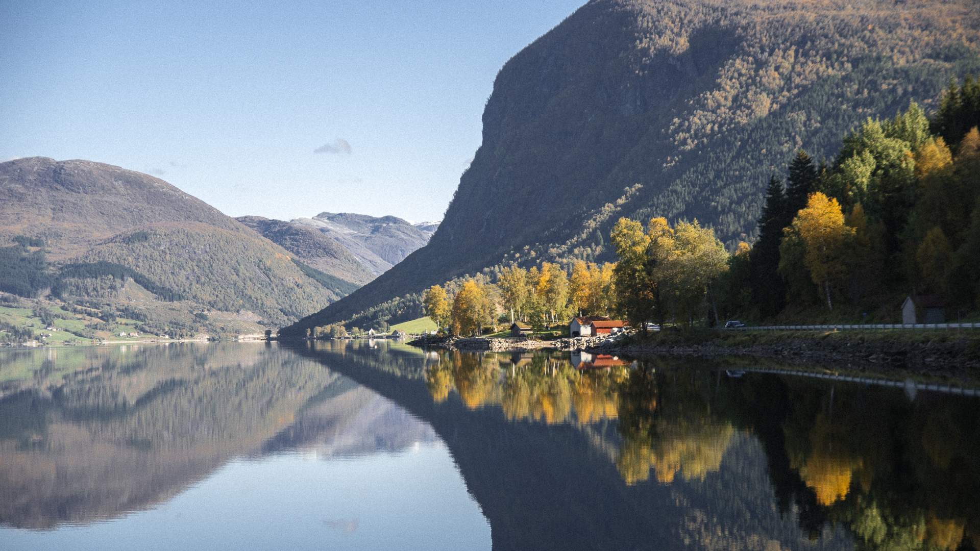 Høstfarger og refleksjoner