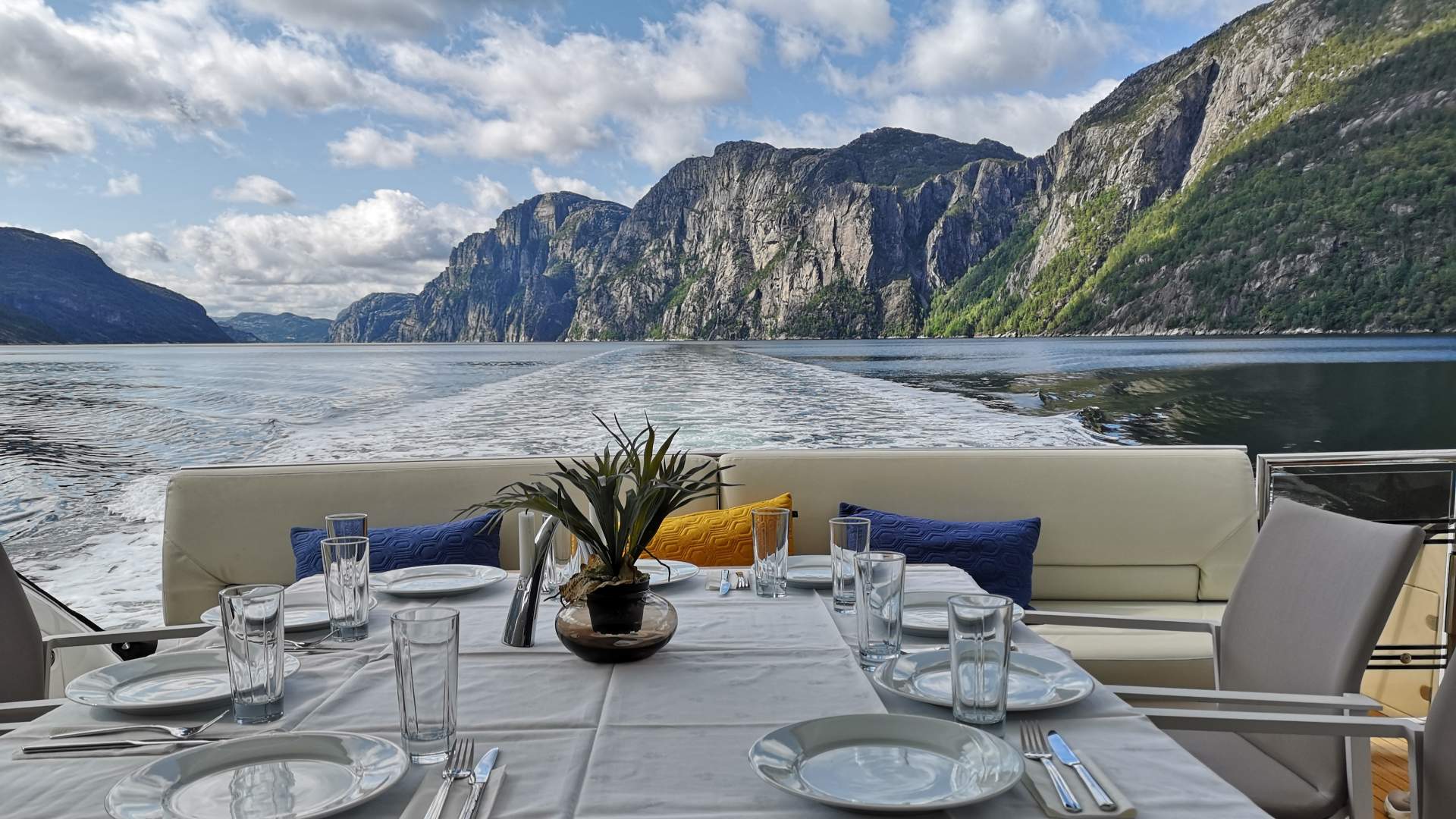 Fjordutsikt fra båten