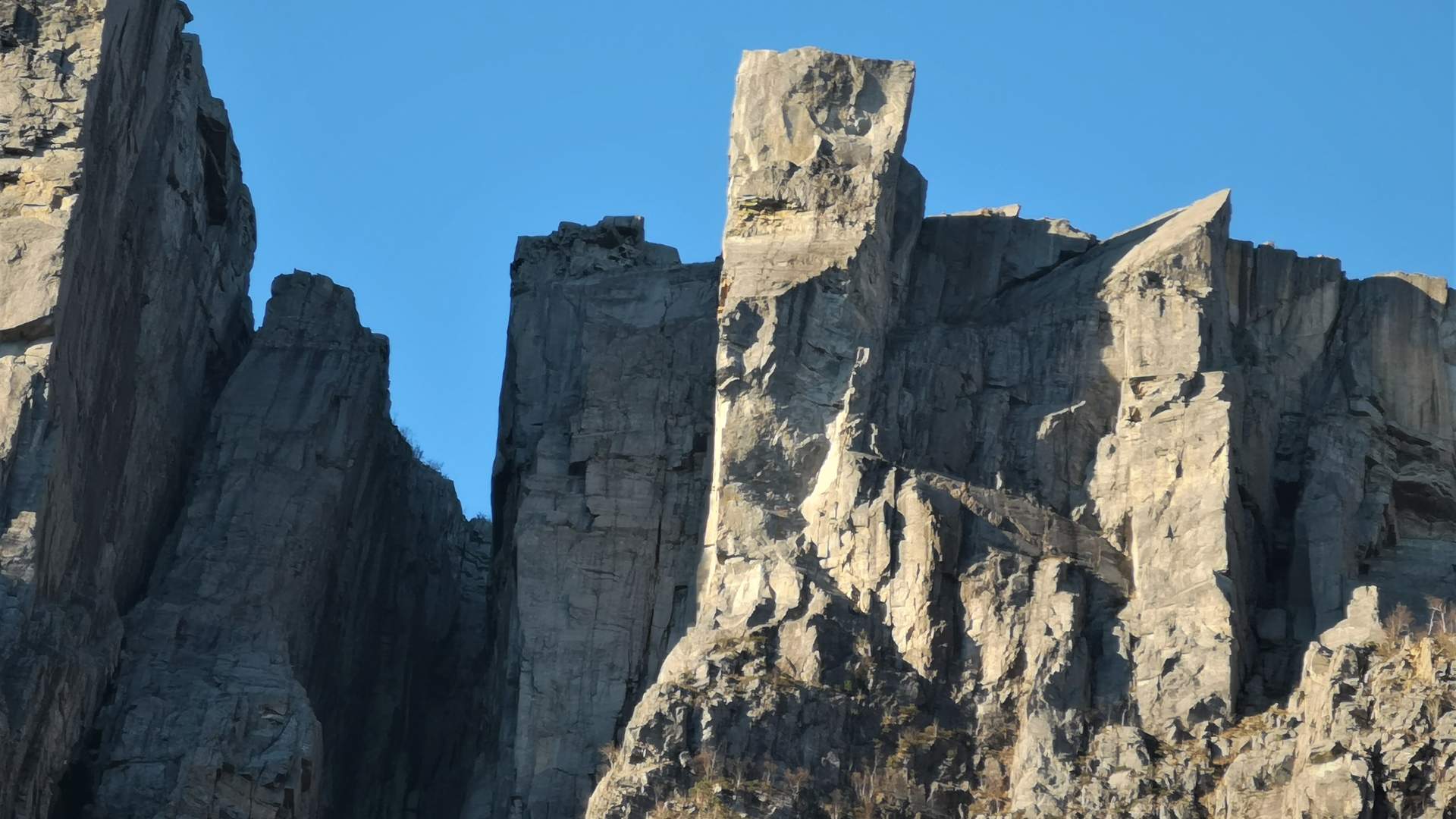 Preikestolen fra fjorden
