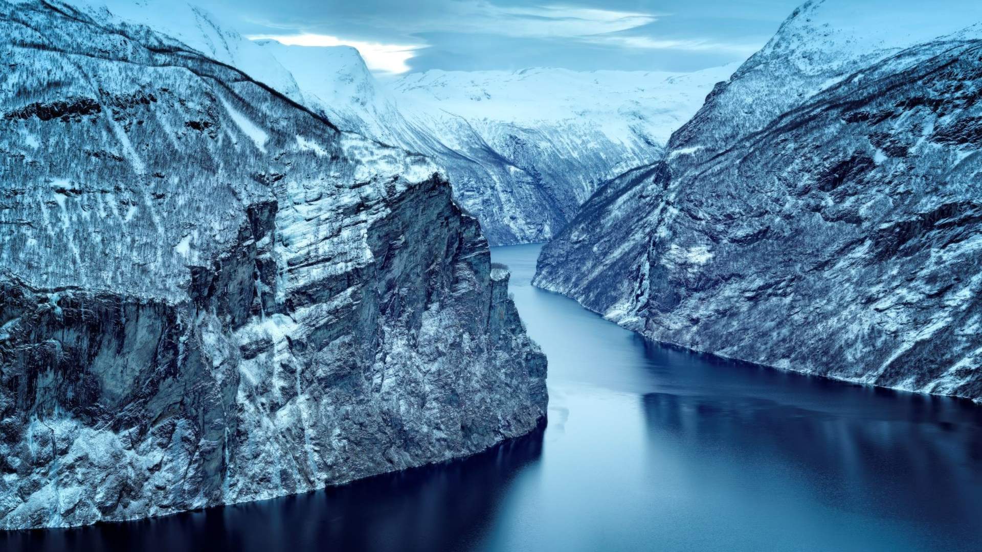 Geirangerfjorden i vinterdrakt