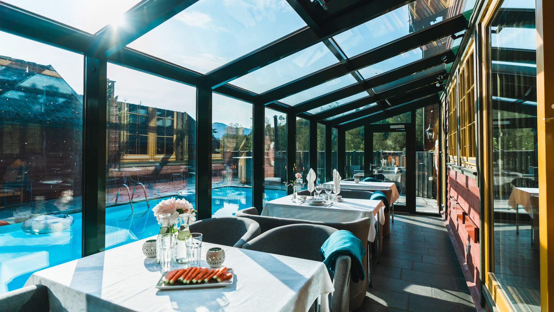 Mo Laksegard bei Suldalslågen auf Sand